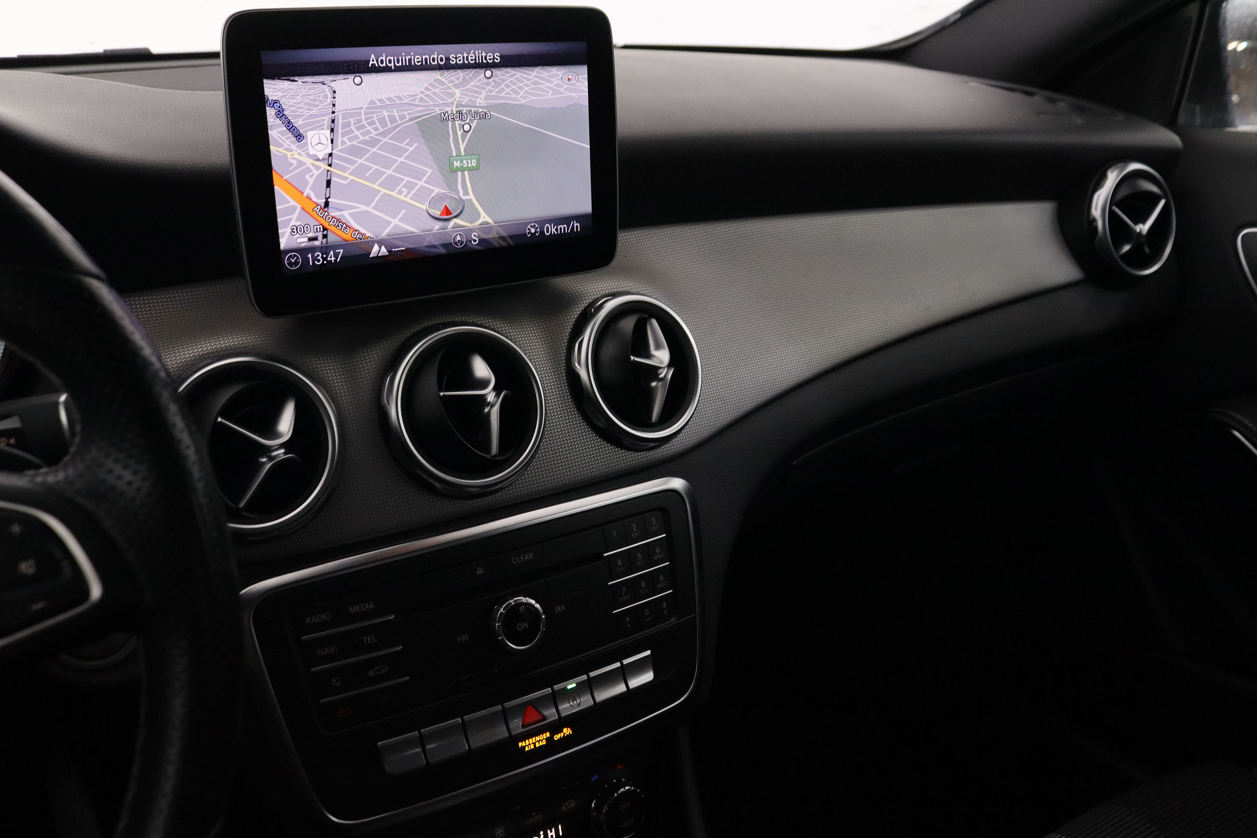 Mercedes-benz Gla 180 CLASE GLA 180 AUTO URBAN 122CV 5P # NAVY,FAROS LED,CAMARA TRASERA foto 18