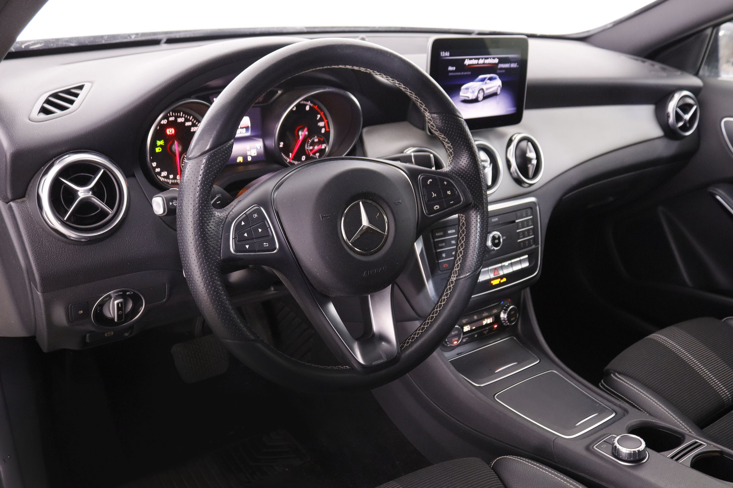 Mercedes-benz Gla 180 CLASE GLA 180 AUTO URBAN 122CV 5P # NAVY,FAROS LED,CAMARA TRASERA foto 14