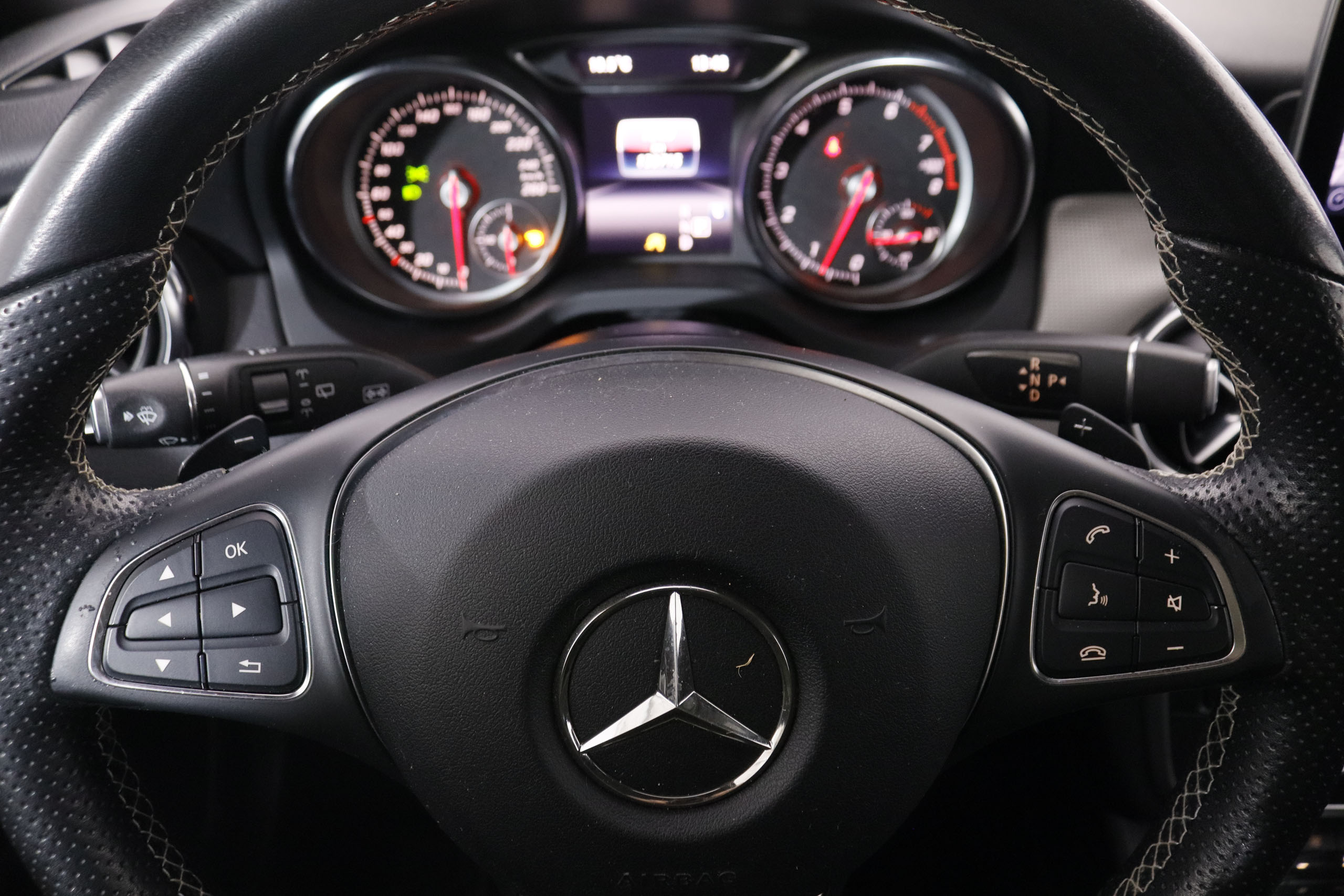 Mercedes-benz Gla 180 CLASE GLA 180 AUTO URBAN 122CV 5P # NAVY,FAROS LED,CAMARA TRASERA foto 17