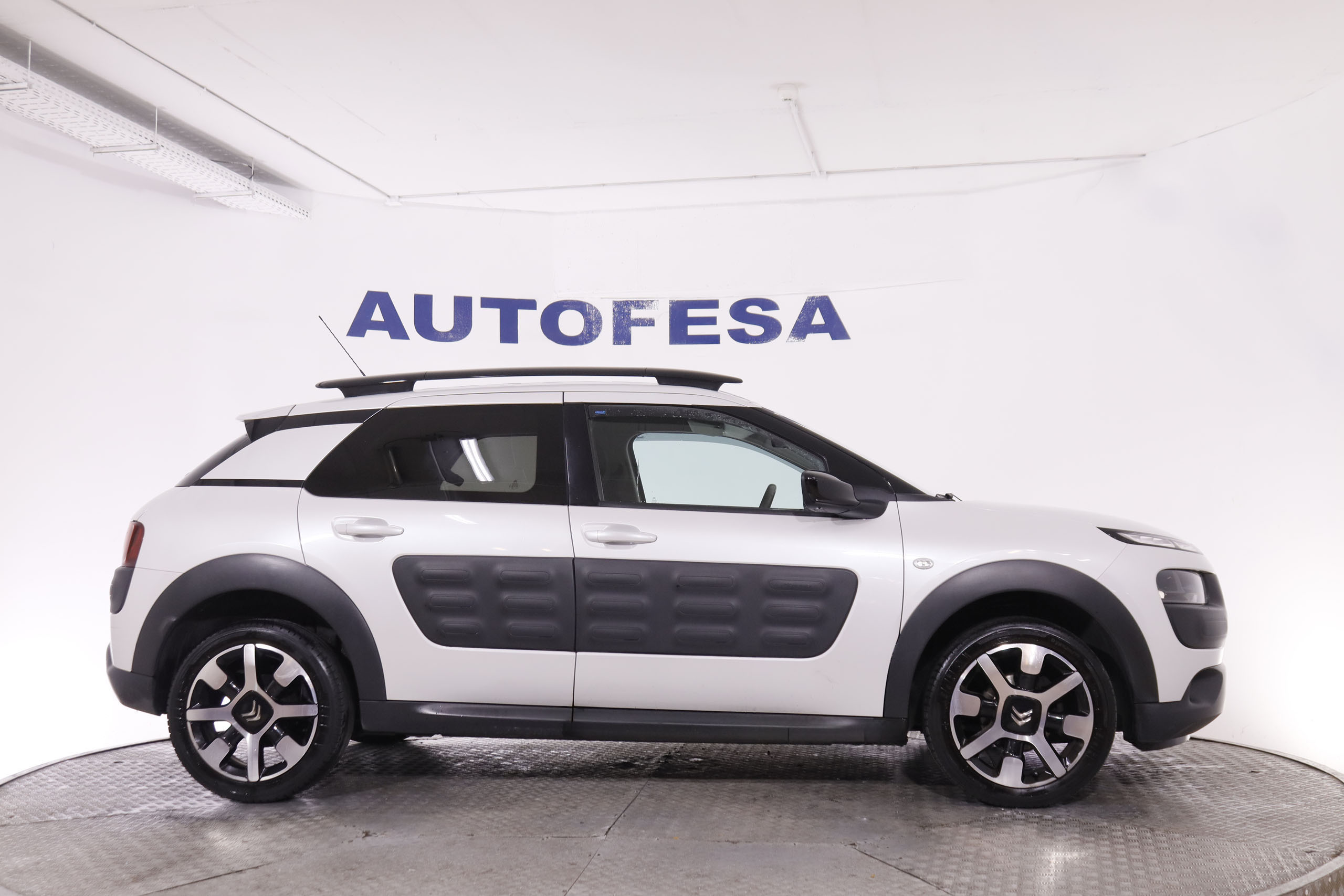 Citroen C4 Cactus 1.5 BLUEHDI SHINE 100CV 5P # NAVY, PARKTRONIC foto 13