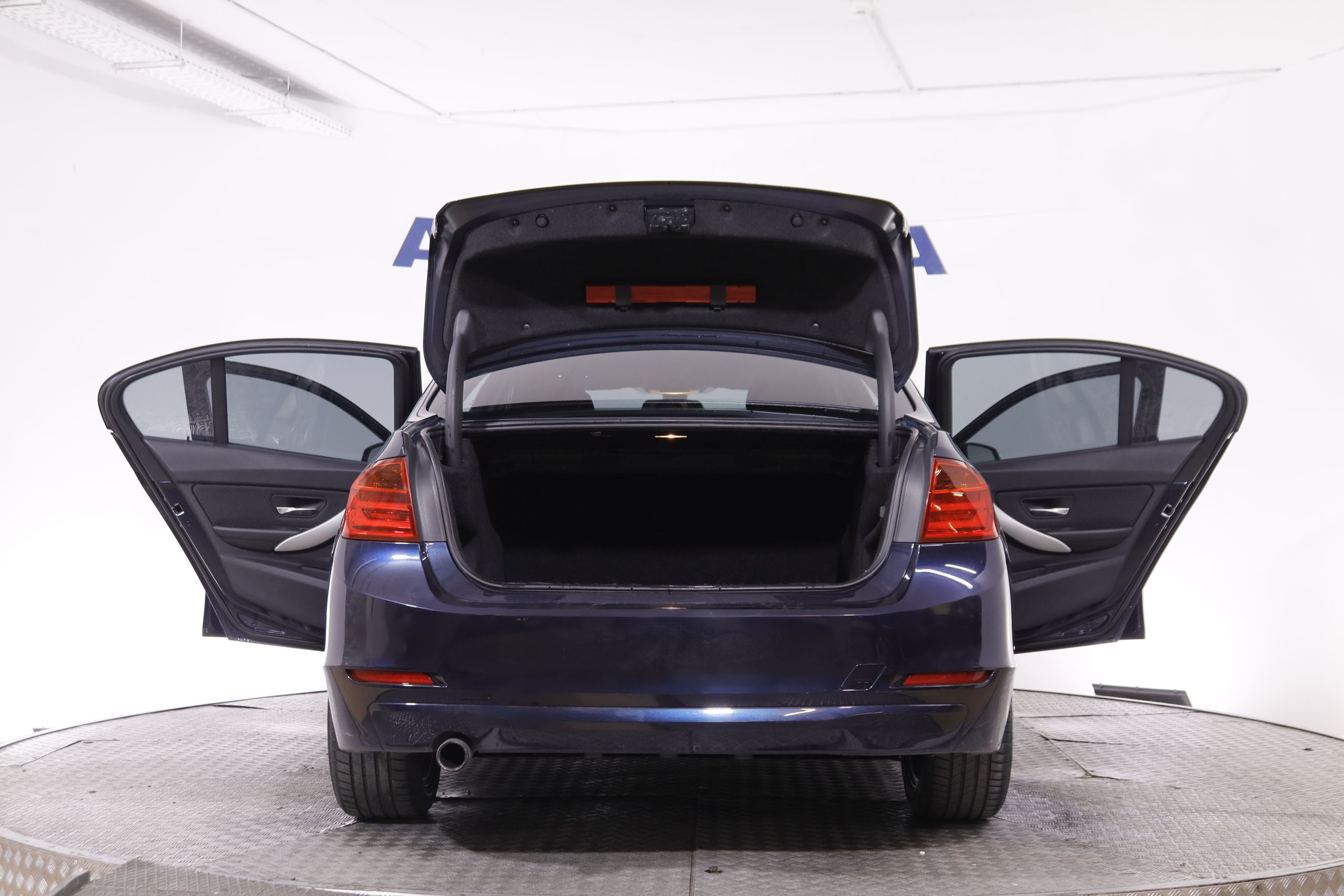 BMW 318 SERIE 3 318D 143CV 4P foto 11