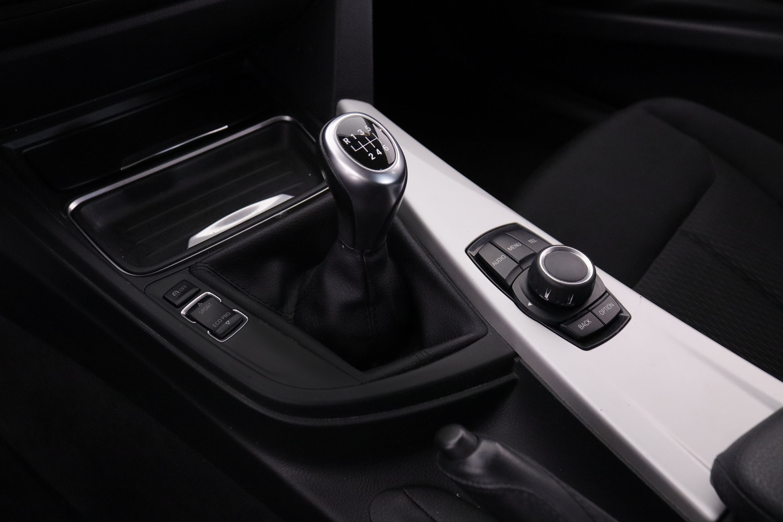 BMW 318 SERIE 3 318D 143CV 4P foto 18