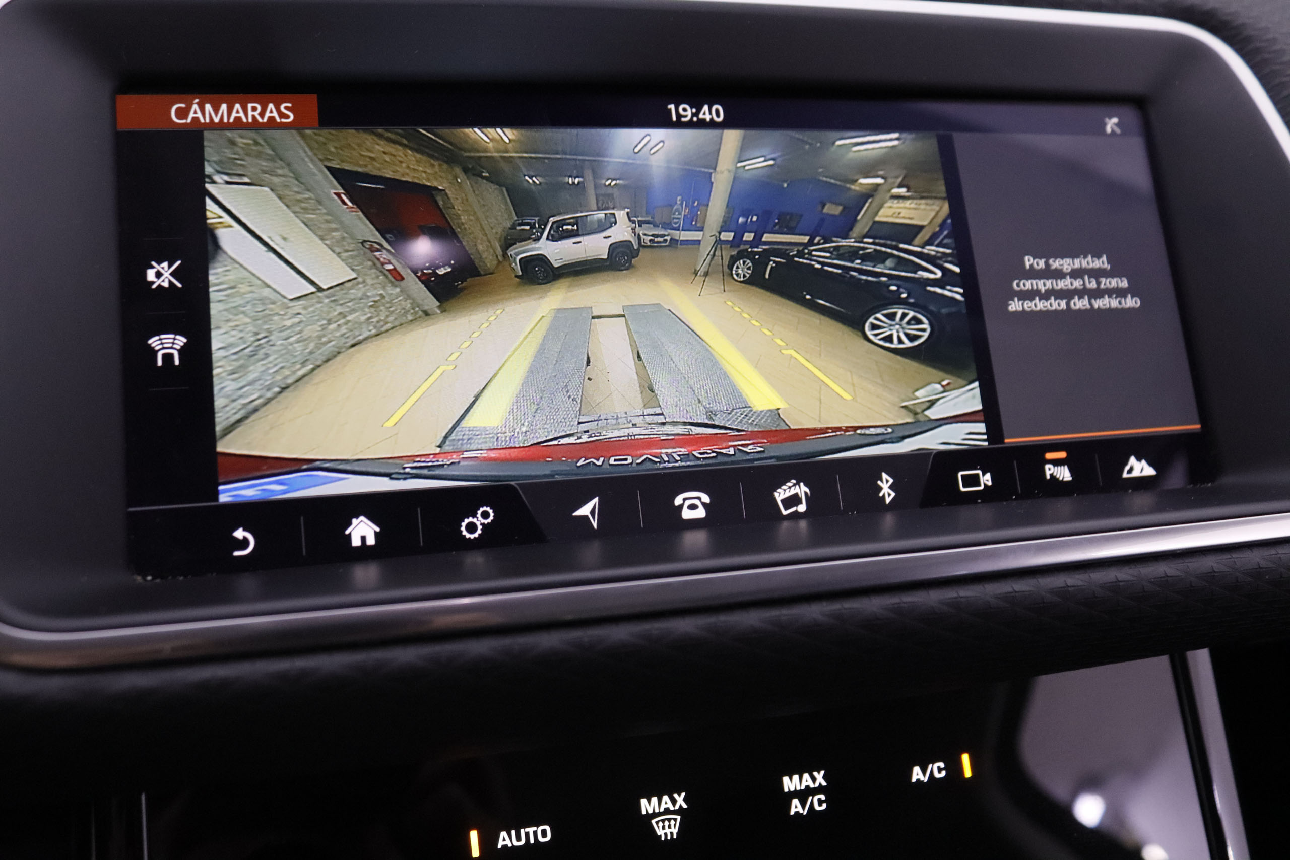 Land Rover Range Rover Evoque 2.0 D HIBRIDO AWD AUTO 150CV 5P # CUERO, NAVY, PARKTRONIC foto 21