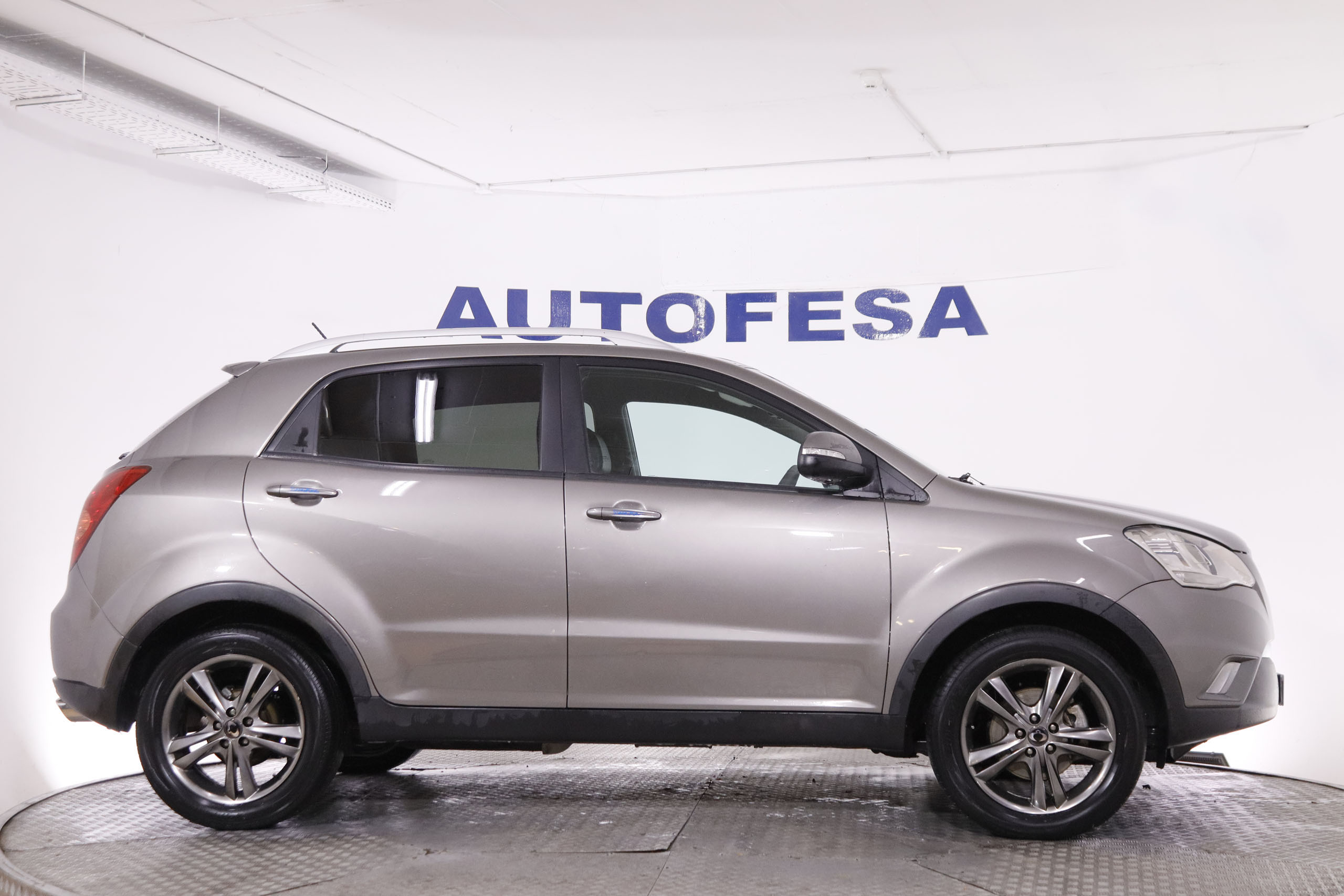 Ssangyong Korando 2.0 D20T LIMITED 4X2 175CV 5P # CUERO, PARKTRONIC foto 9