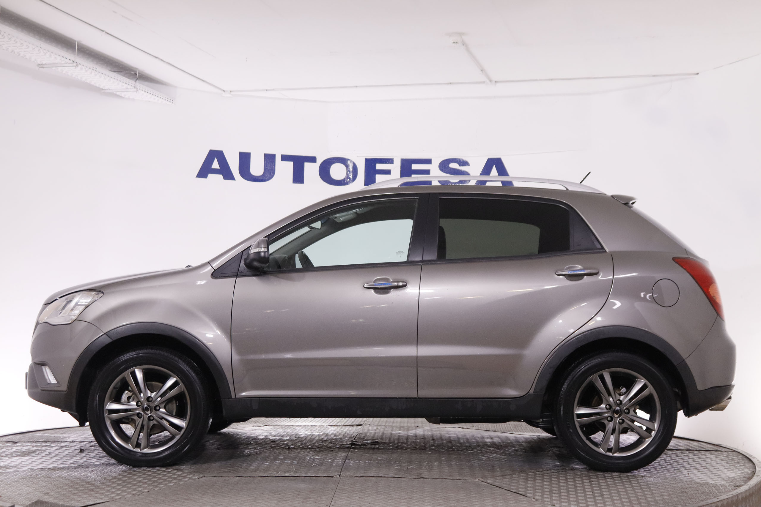 Ssangyong Korando 2.0 D20T LIMITED 4X2 175CV 5P # CUERO, PARKTRONIC foto 13