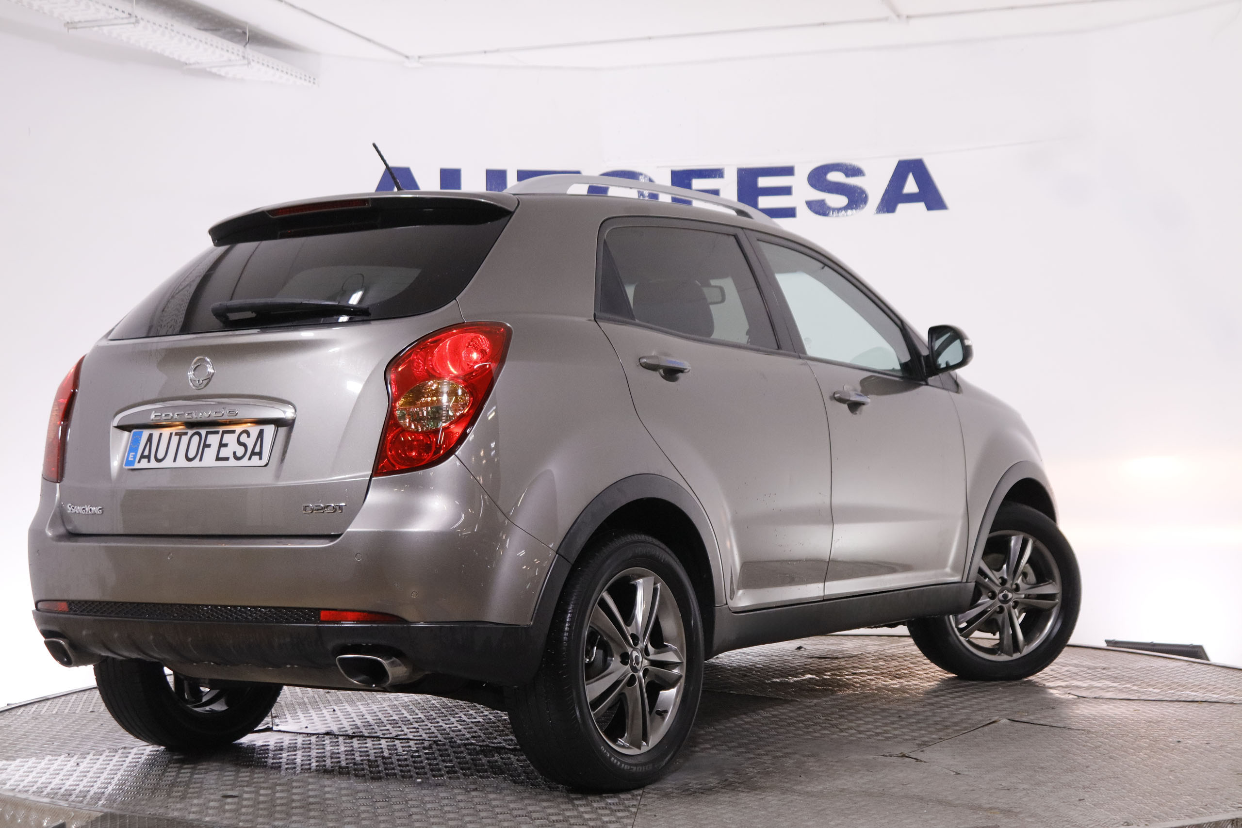 Ssangyong Korando 2.0 D20T LIMITED 4X2 175CV 5P # CUERO, PARKTRONIC foto 5