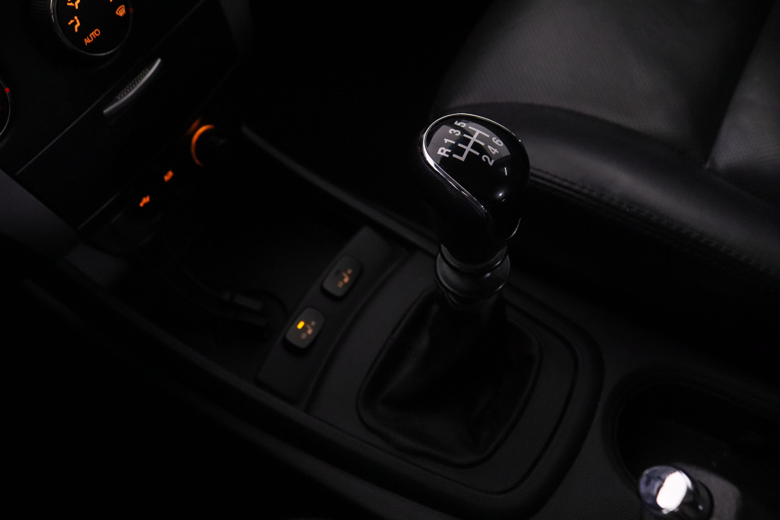 Ssangyong Korando 2.0 D20T LIMITED 4X2 175CV 5P # CUERO, PARKTRONIC foto 21