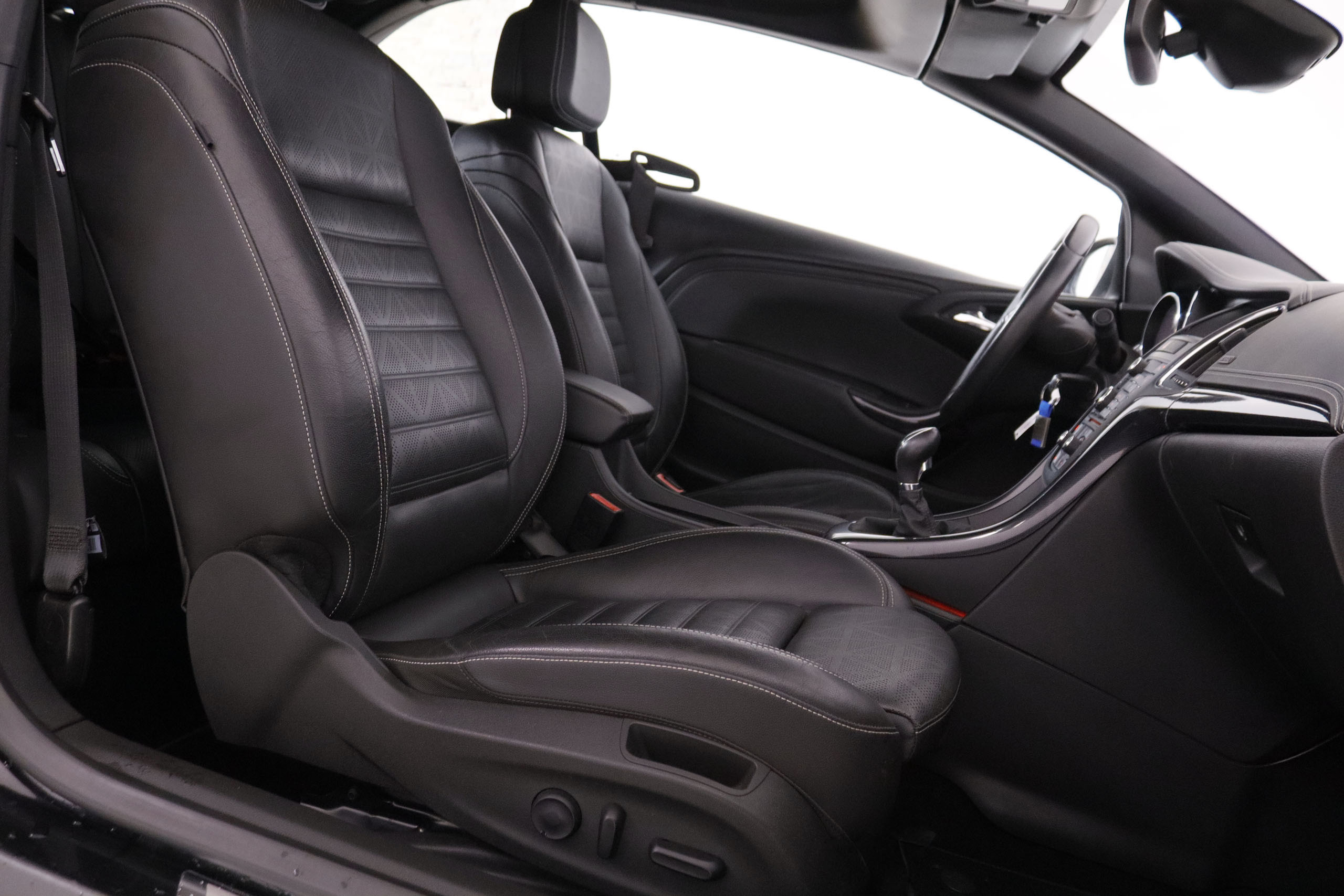 Opel CABRIO 2.0 CDTI COSMO PACK 165CV 2P # CUERO, NAVY, PARKTRONIC foto 27