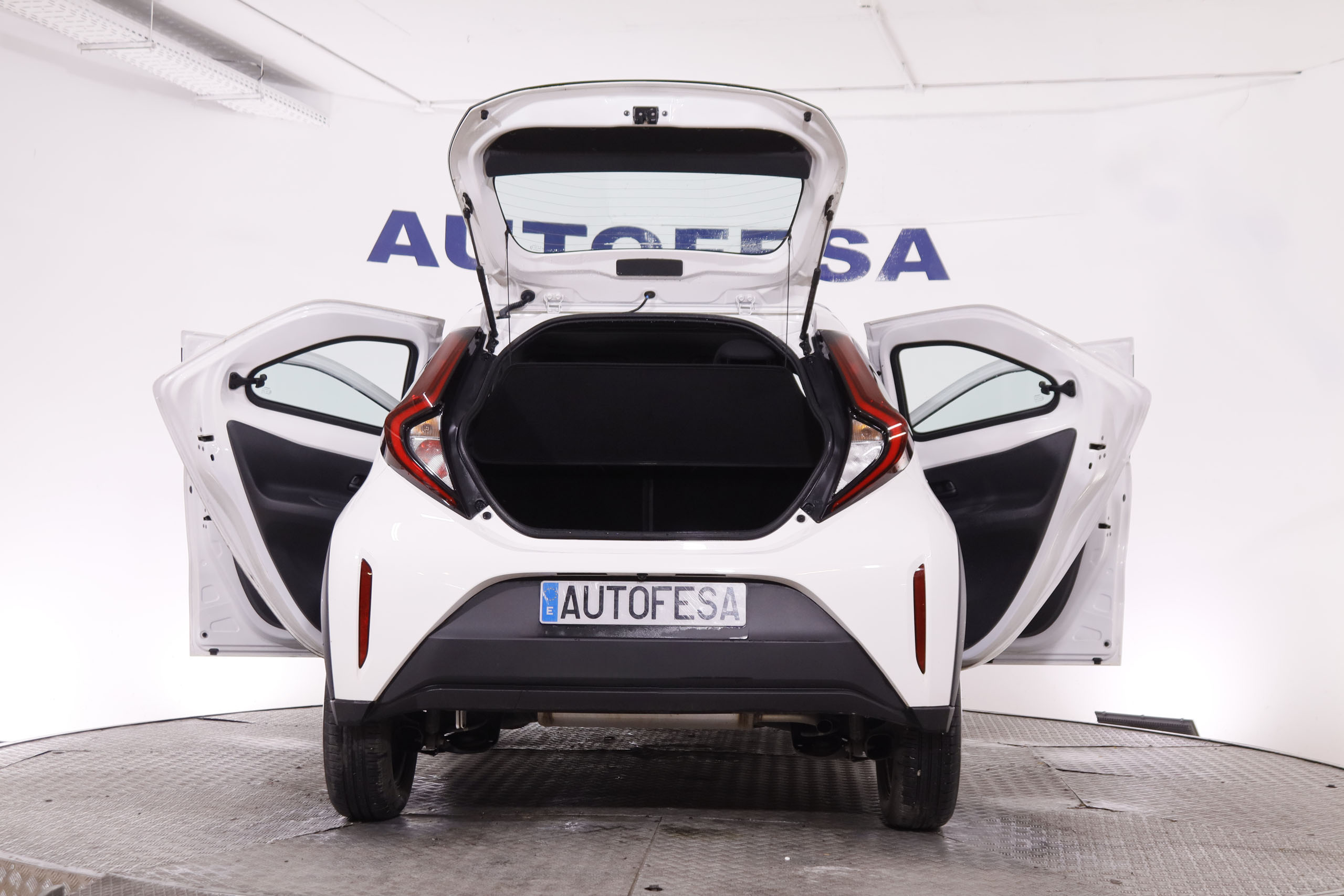 Toyota Aygo X 1.0 VVT DYNAMIC 72CV 5P # IVA DEDUCIBLE, GARANTIA FAB 08/2027,CAMARA TRASERA foto 6