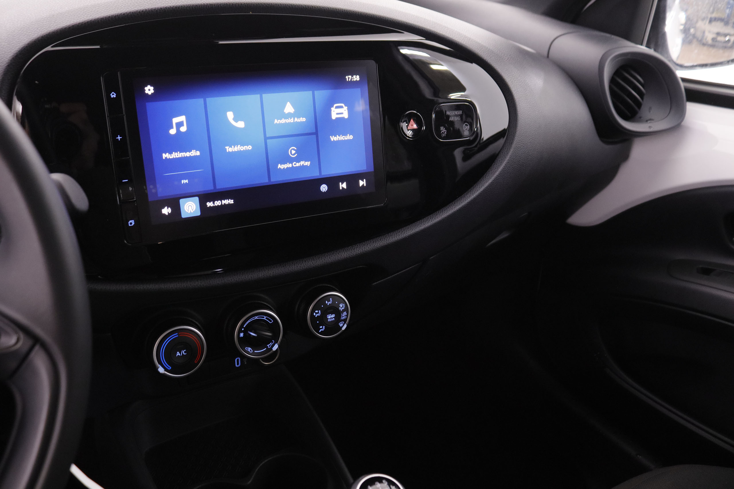 Toyota Aygo X 1.0 VVT DYNAMIC 72CV 5P # IVA DEDUCIBLE, GARANTIA FAB 08/2027,CAMARA TRASERA foto 17