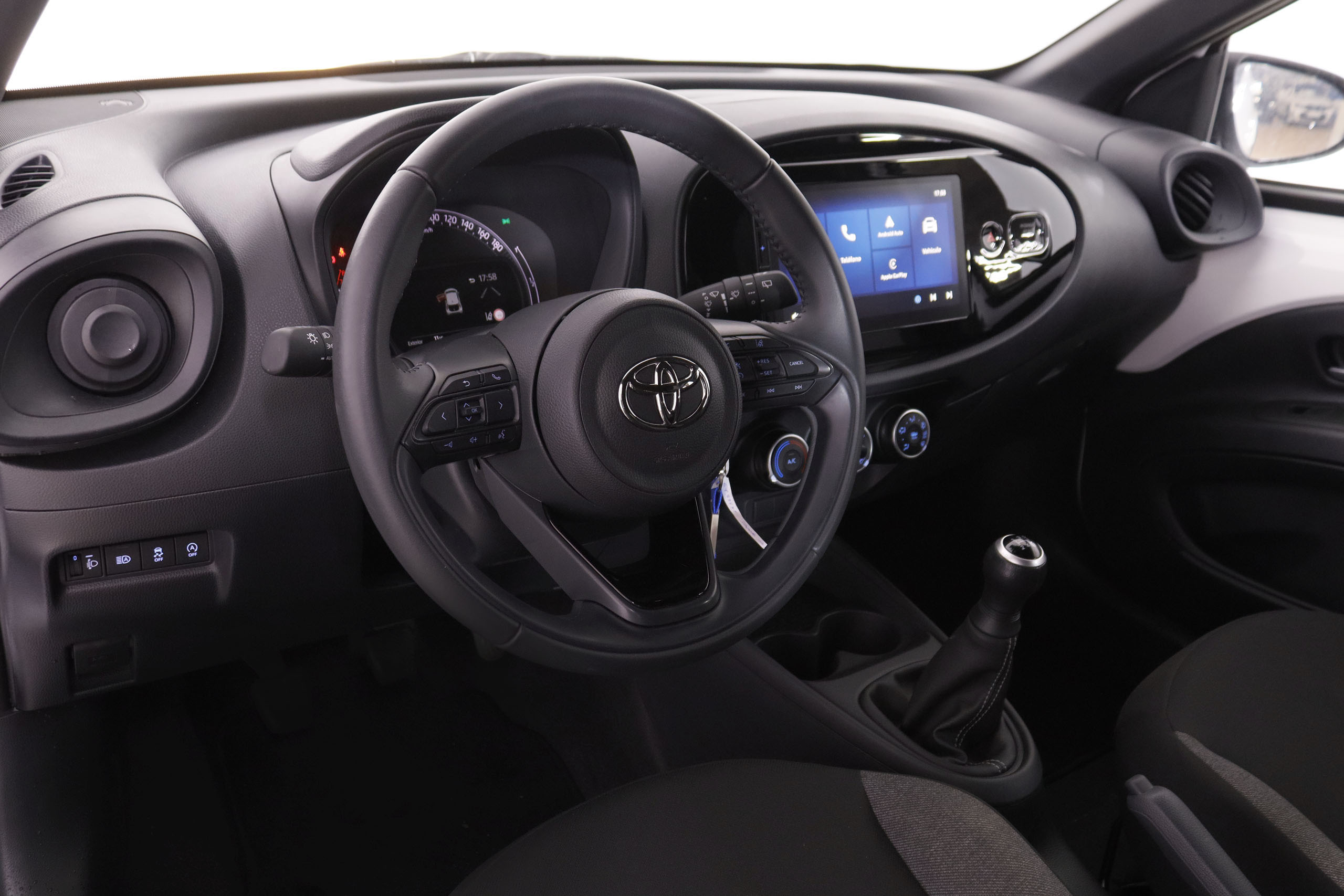 Toyota Aygo X 1.0 VVT DYNAMIC 72CV 5P # IVA DEDUCIBLE, GARANTIA FAB 08/2027,CAMARA TRASERA foto 20