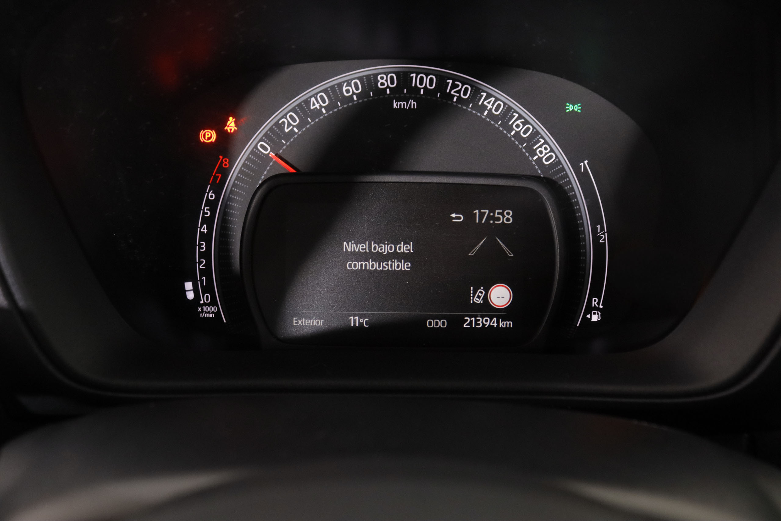 Toyota Aygo X 1.0 VVT DYNAMIC 72CV 5P # IVA DEDUCIBLE, GARANTIA FAB 08/2027,CAMARA TRASERA foto 21