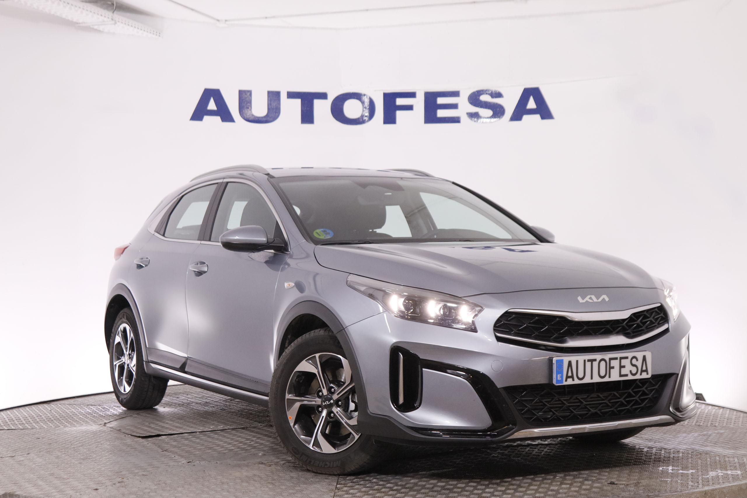 Kia XCEED 1.5 MHEV DRIVE 140CV 5P # GARANTIA FAB 07/2032,NAVY, PARKTRONIC foto 3