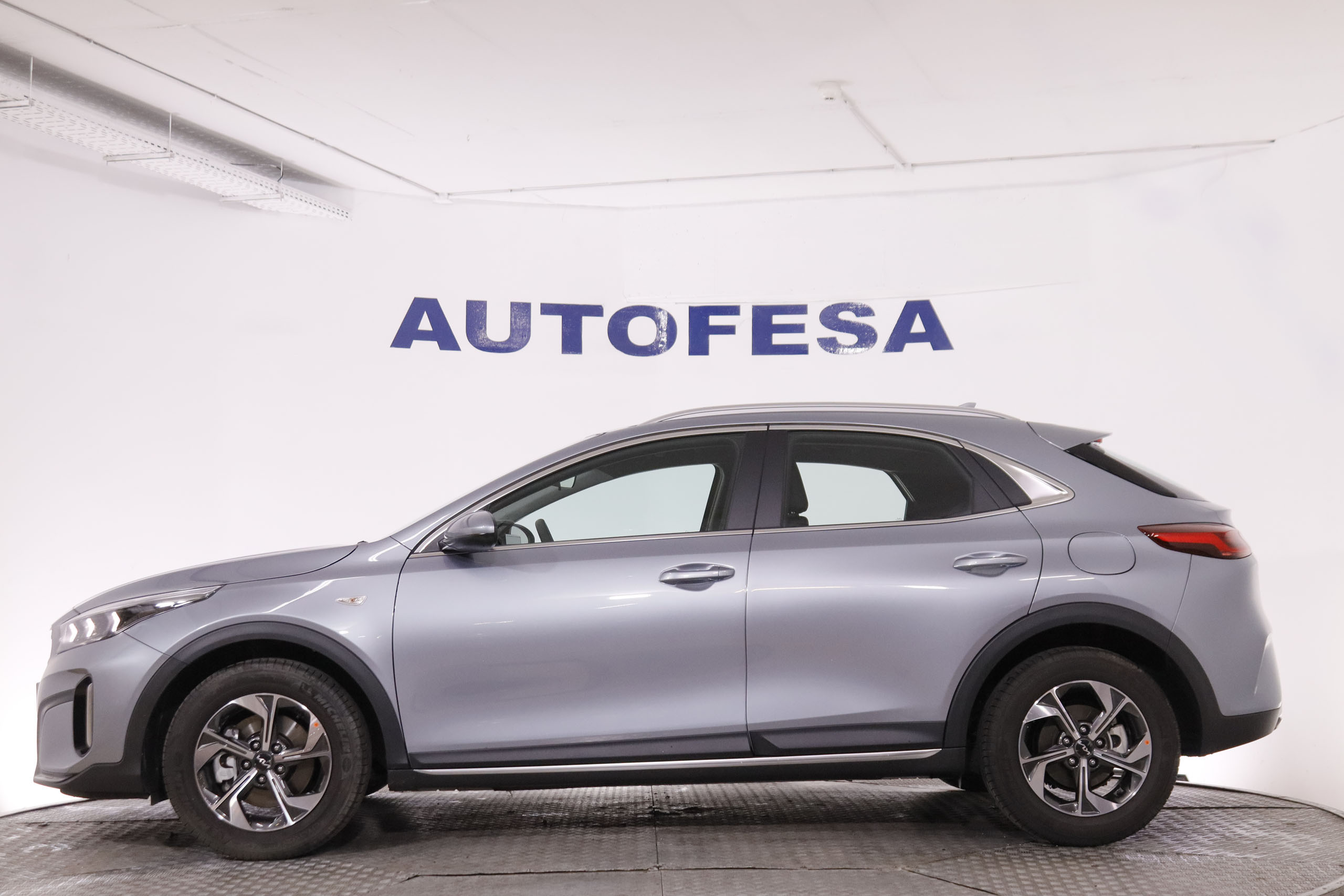 Kia XCEED 1.5 MHEV DRIVE 140CV 5P # GARANTIA FAB 07/2032,NAVY, PARKTRONIC foto 13