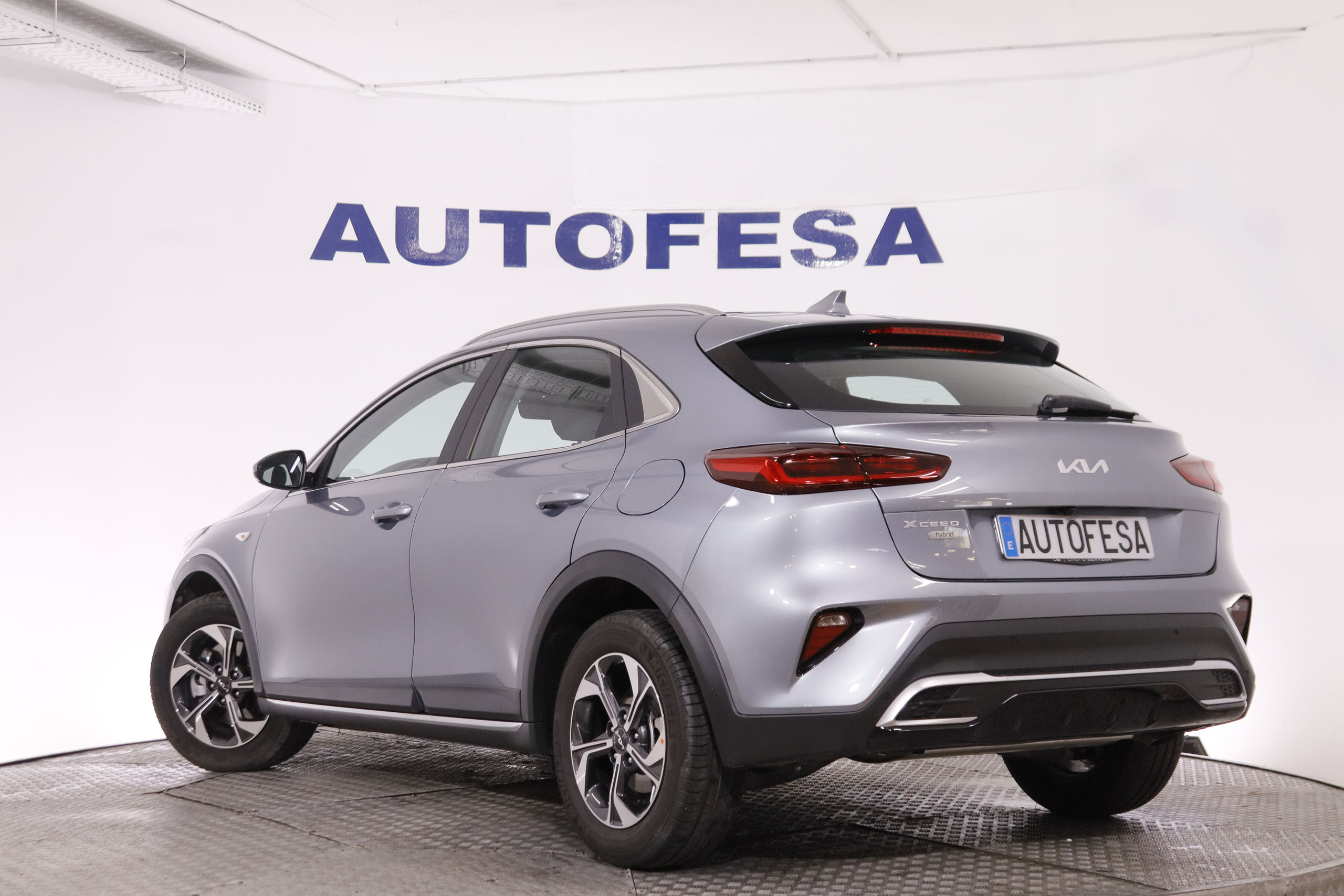 Kia XCEED 1.5 MHEV DRIVE 140CV 5P # GARANTIA FAB 07/2032,NAVY, PARKTRONIC foto 5