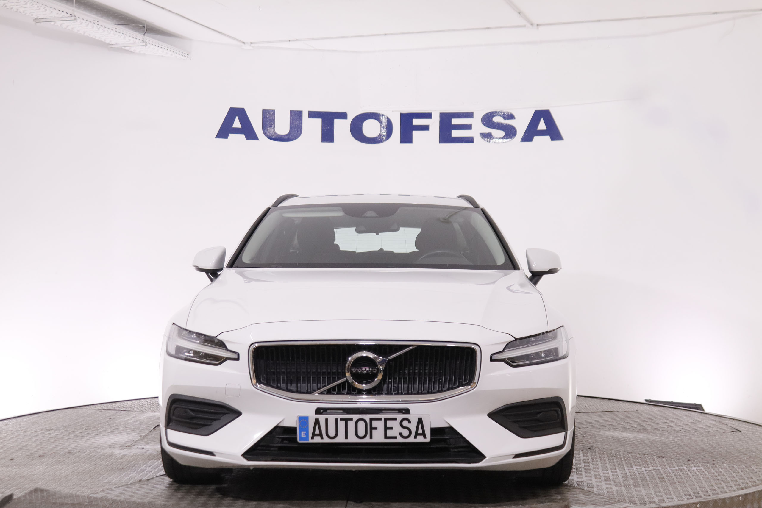 Volvo V60 2.0 HEV B4 MOMENTUM AUTO 197CV 5P # IVA DEDUCIBLE, NAVY, PARKTRONIC foto 2