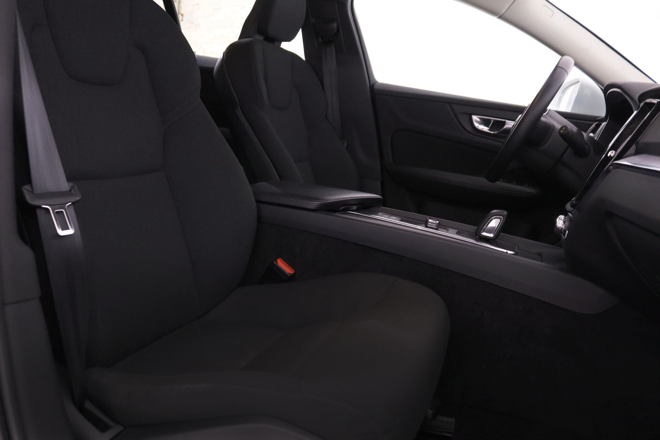 Volvo V60 2.0 HEV B4 MOMENTUM AUTO 197CV 5P # IVA DEDUCIBLE, NAVY, PARKTRONIC foto 24