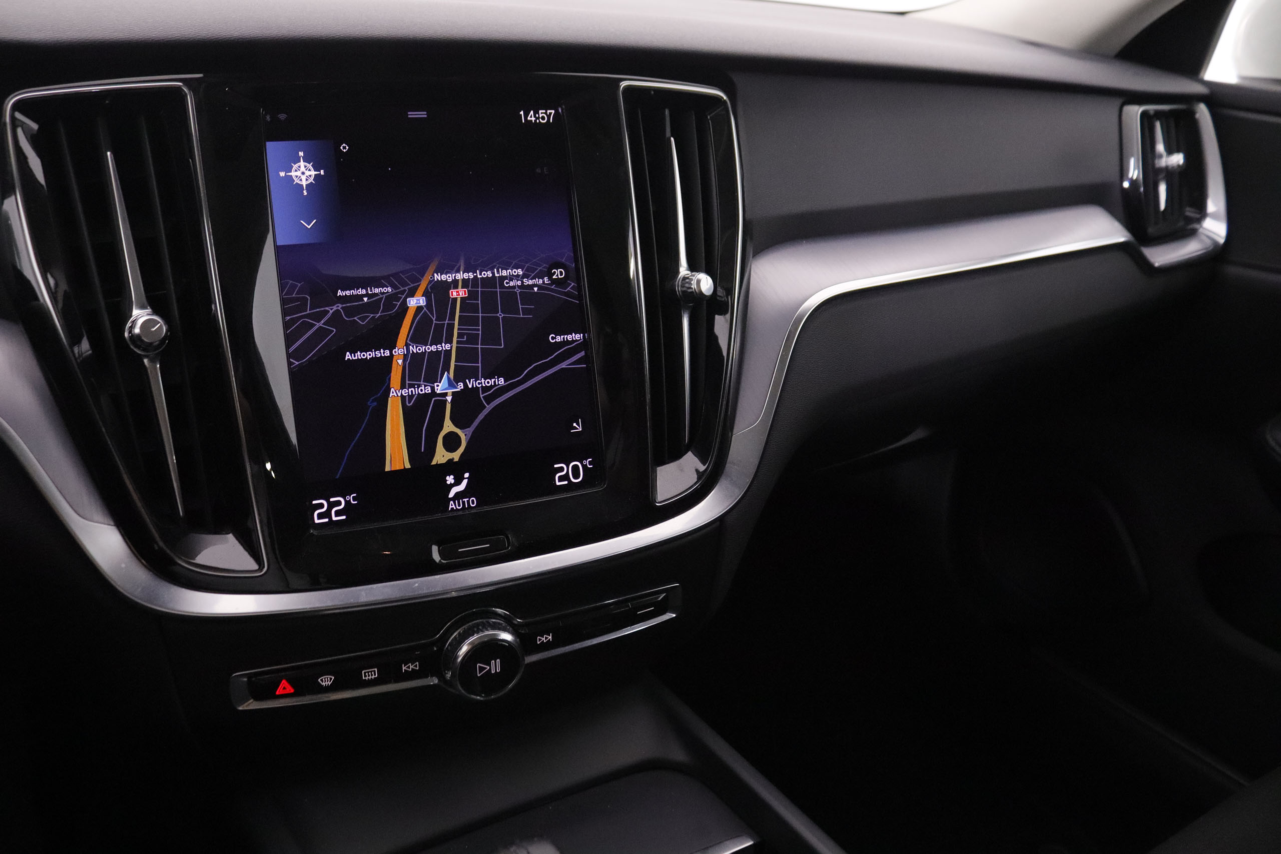 Volvo V60 2.0 HEV B4 MOMENTUM AUTO 197CV 5P # IVA DEDUCIBLE, NAVY, PARKTRONIC foto 19