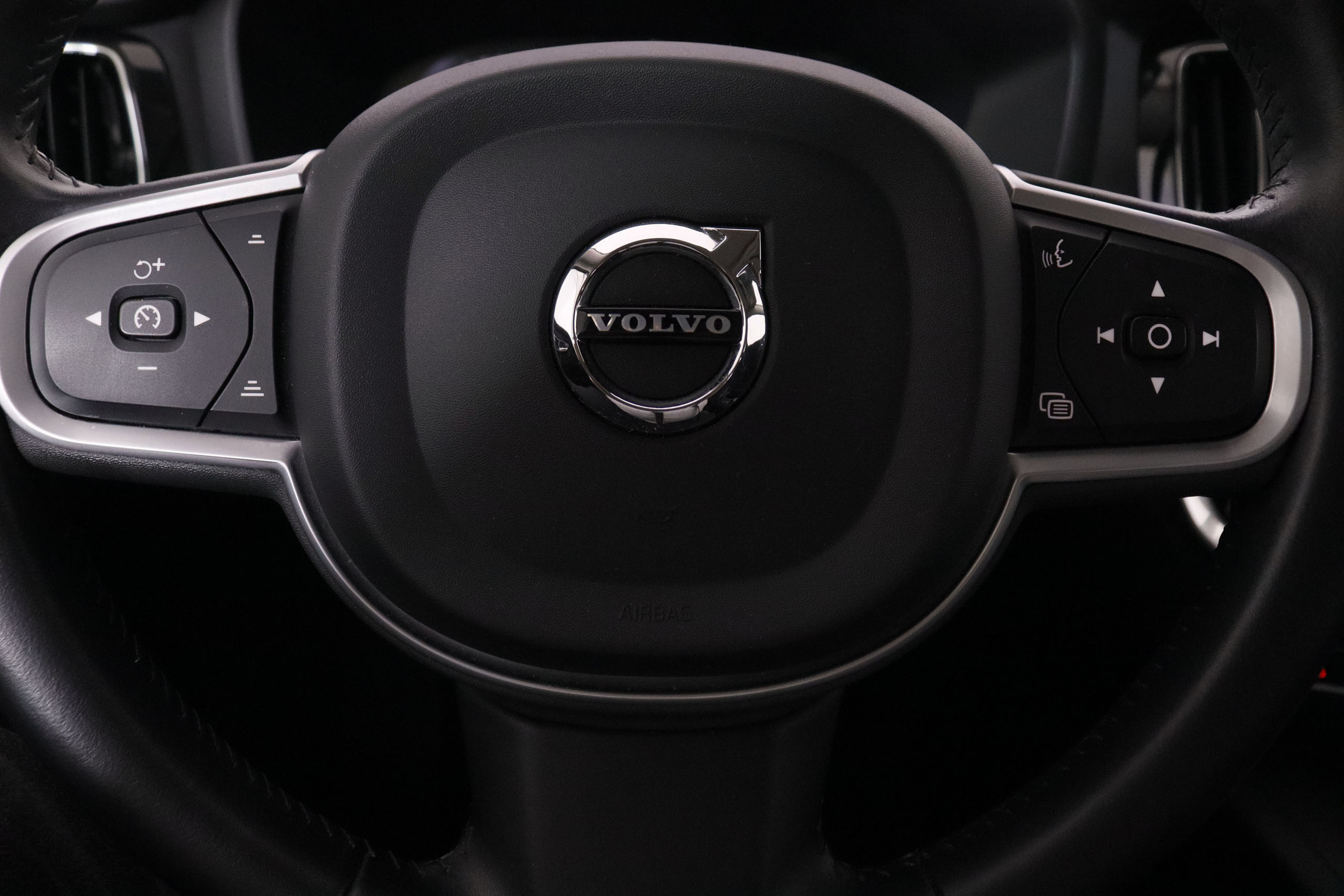 Volvo V60 2.0 HEV B4 MOMENTUM AUTO 197CV 5P # IVA DEDUCIBLE, NAVY, PARKTRONIC foto 17