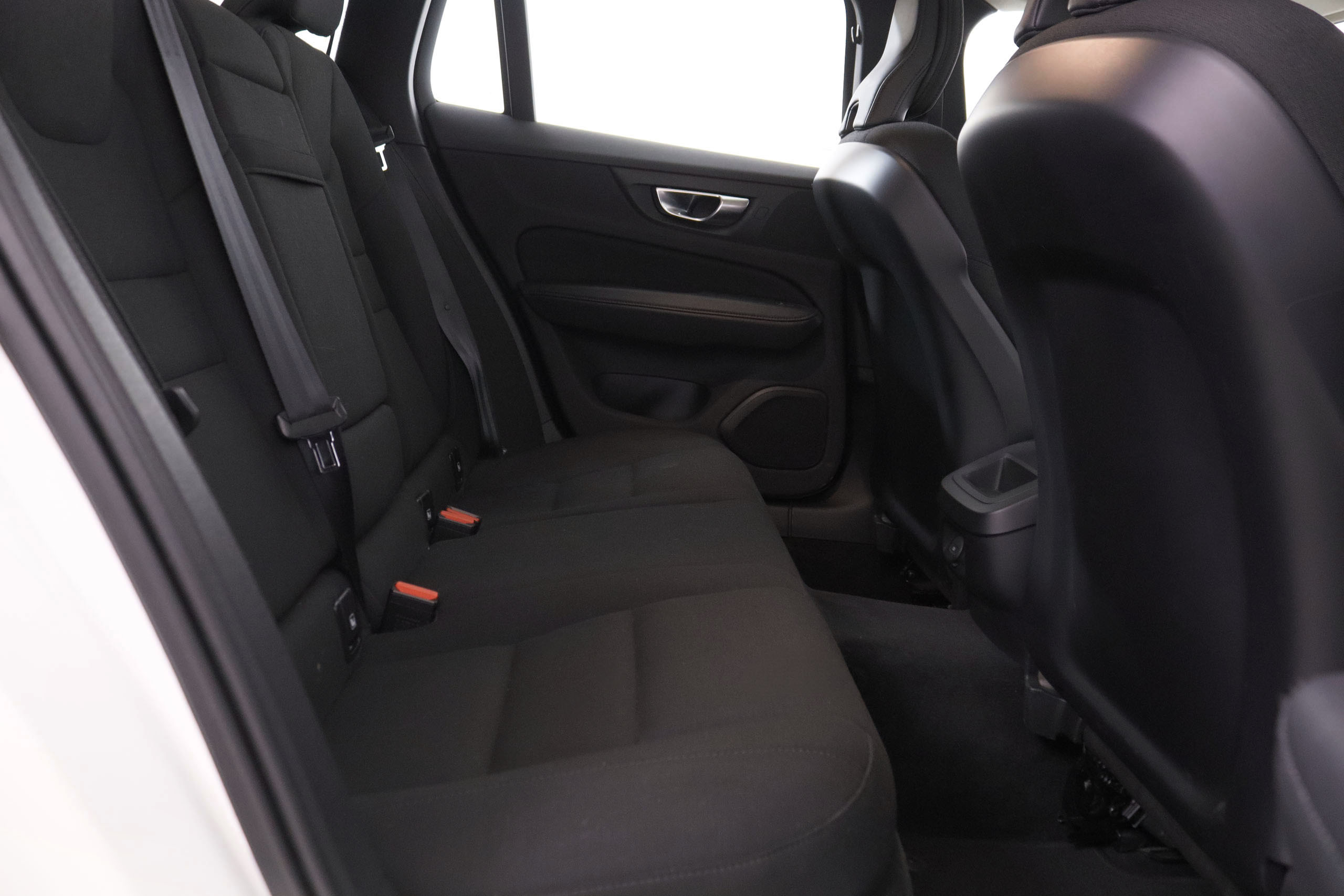 Volvo V60 2.0 HEV B4 MOMENTUM AUTO 197CV 5P # IVA DEDUCIBLE, NAVY, PARKTRONIC foto 25