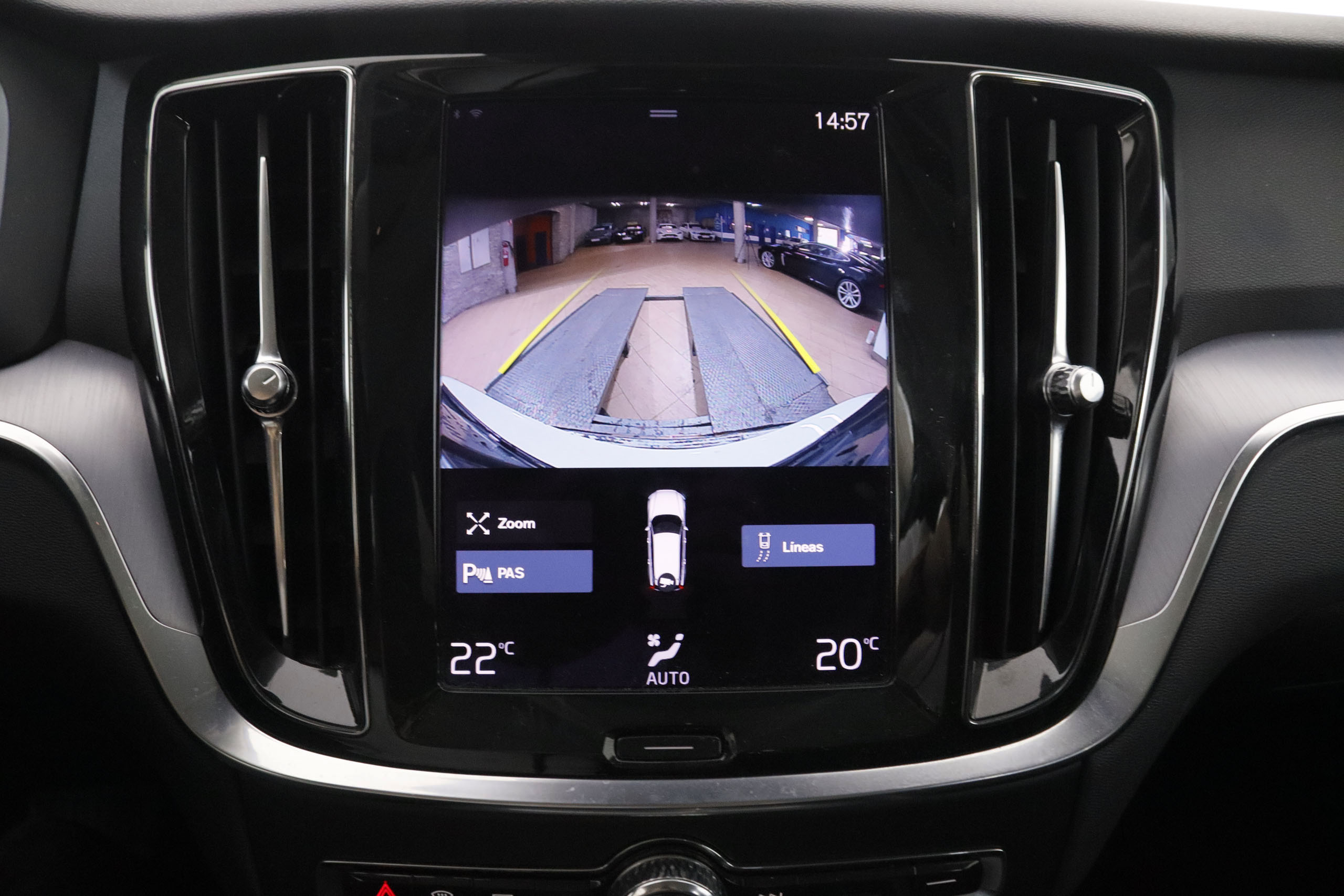 Volvo V60 2.0 HEV B4 MOMENTUM AUTO 197CV 5P # IVA DEDUCIBLE, NAVY, PARKTRONIC foto 22