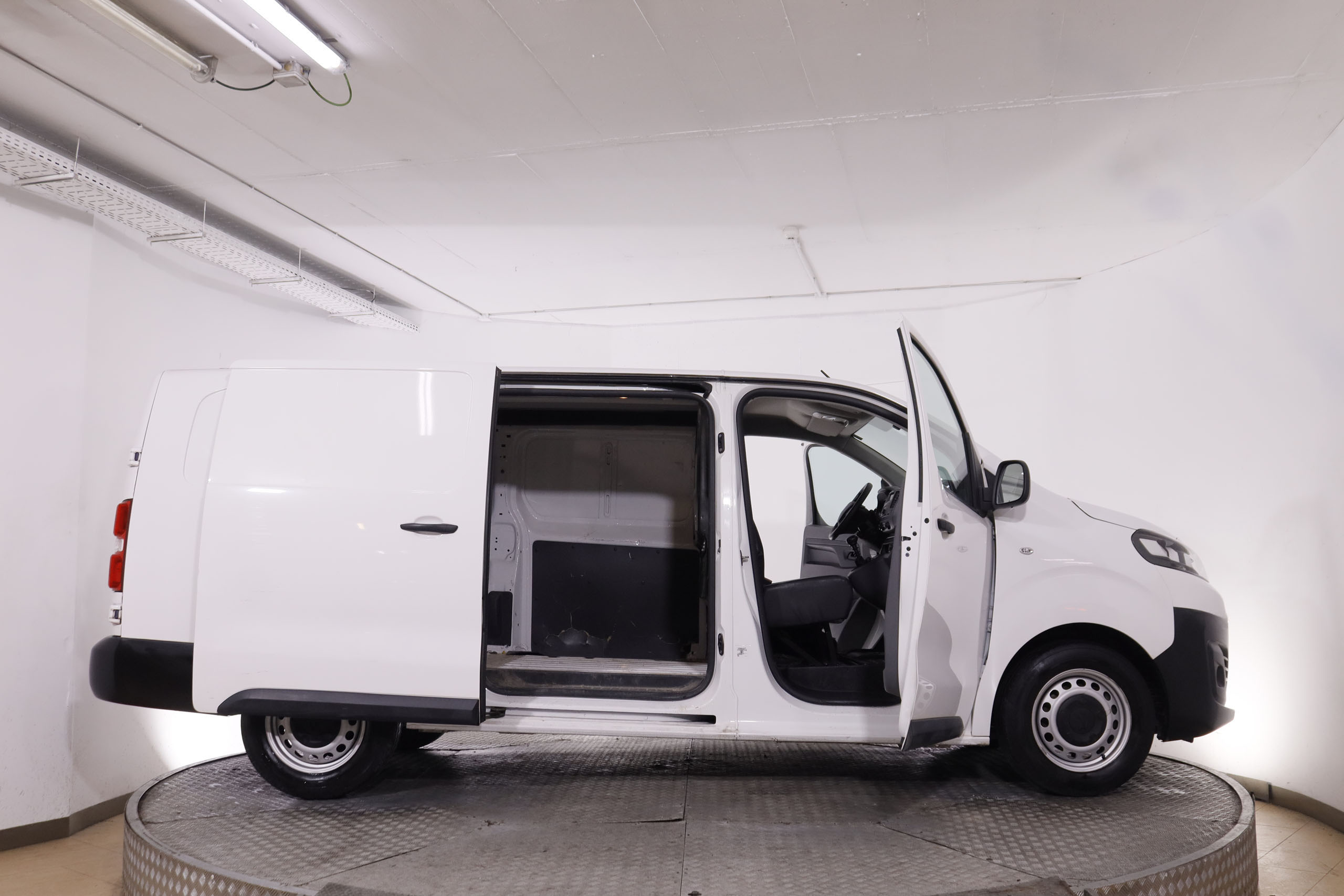 Citroen Jumpy 1.5 BLUE HDI TALLA XL CONTROL 120CV 3P # IVA DEDUCIBLE foto 10