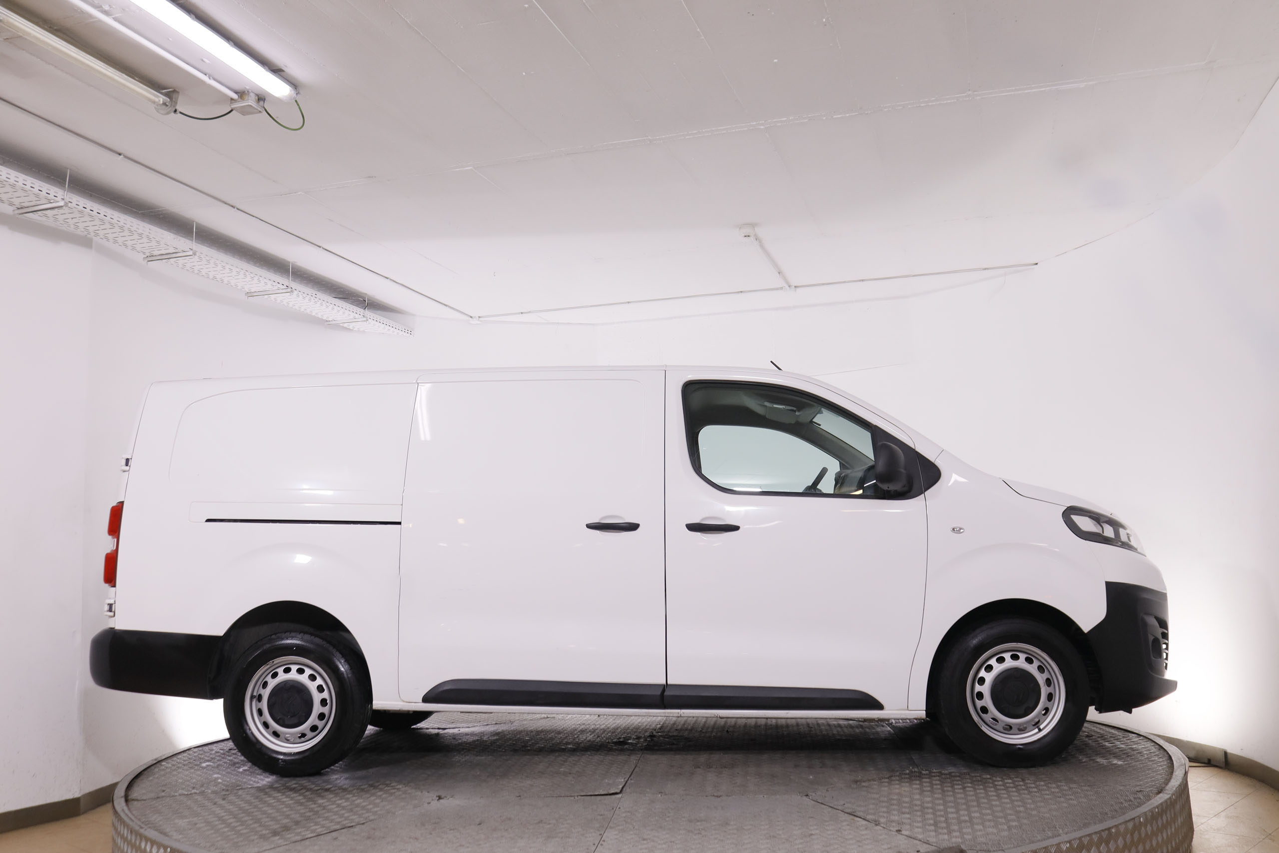 Citroen Jumpy 1.5 BLUE HDI TALLA XL CONTROL 120CV 3P # IVA DEDUCIBLE foto 9