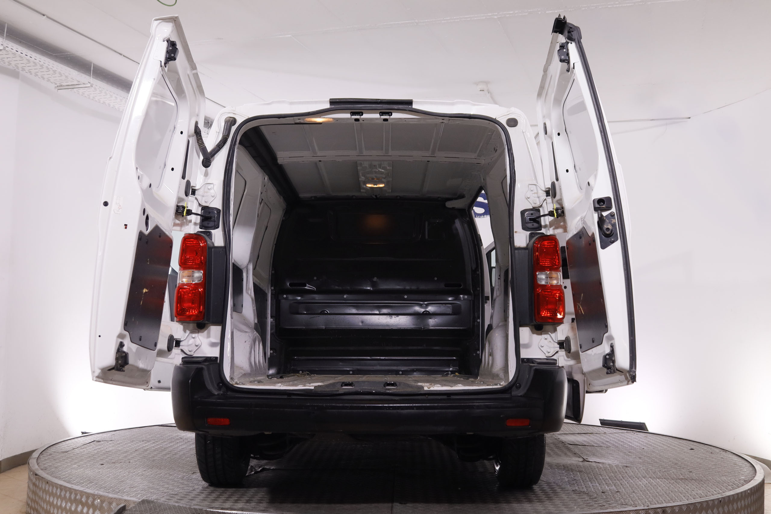 Citroen Jumpy 1.5 BLUE HDI TALLA XL CONTROL 120CV 3P # IVA DEDUCIBLE foto 11