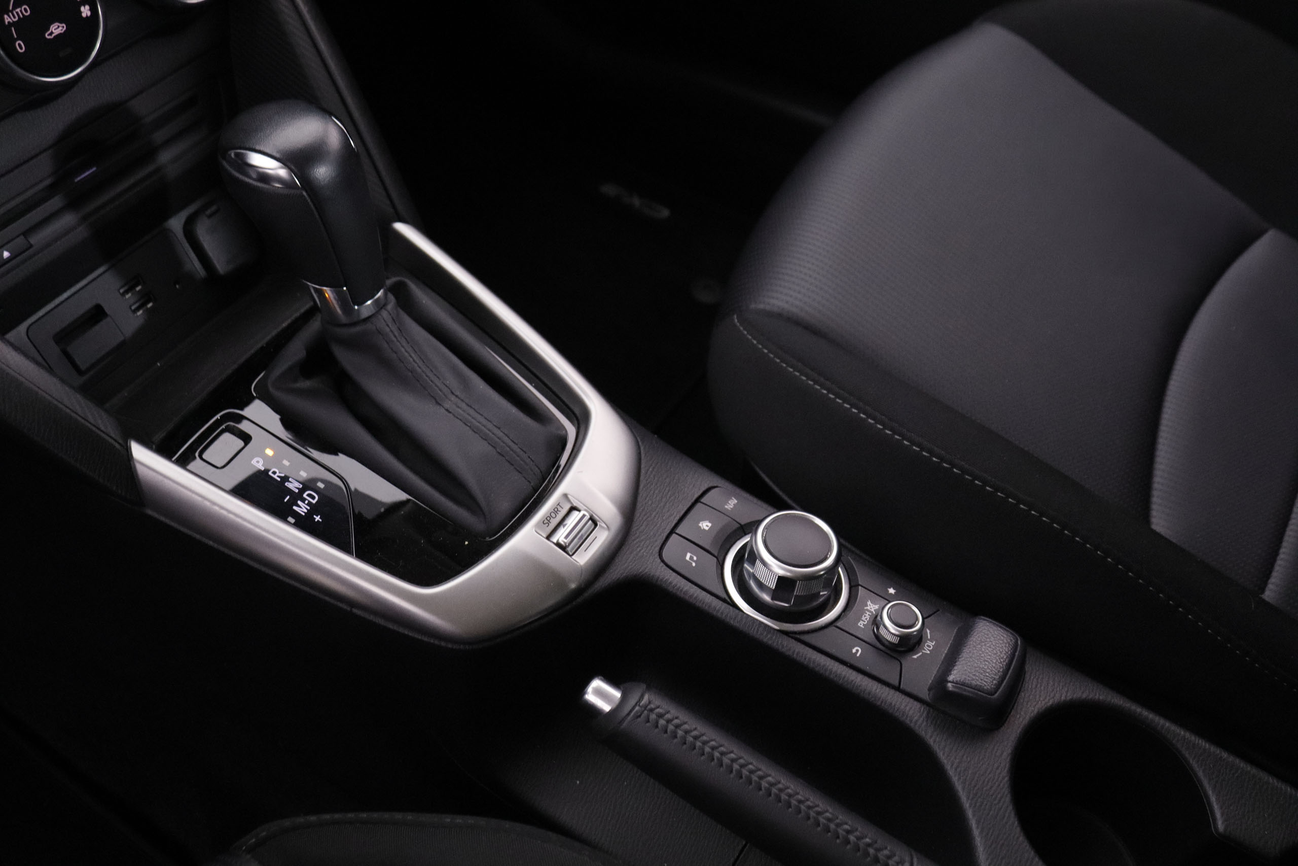 Mazda Cx-3 2.0 SKYACTIV G EVOLUTION AUTO 120CV 5P # NAVY, PARKTRONIC foto 22