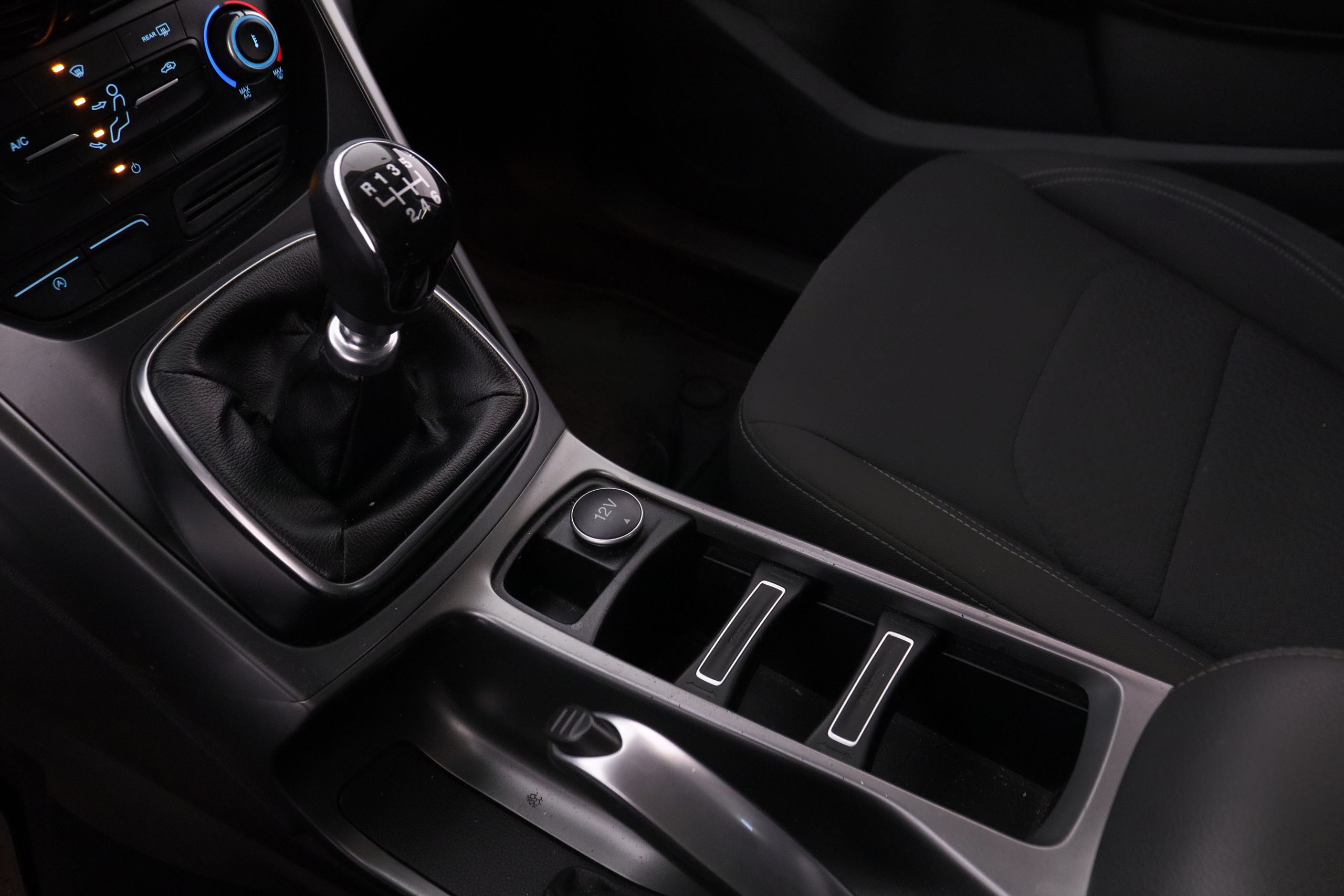 Ford Kuga 2.0 TDCI 4X4 150CV 5P # PARKTRONIC foto 21