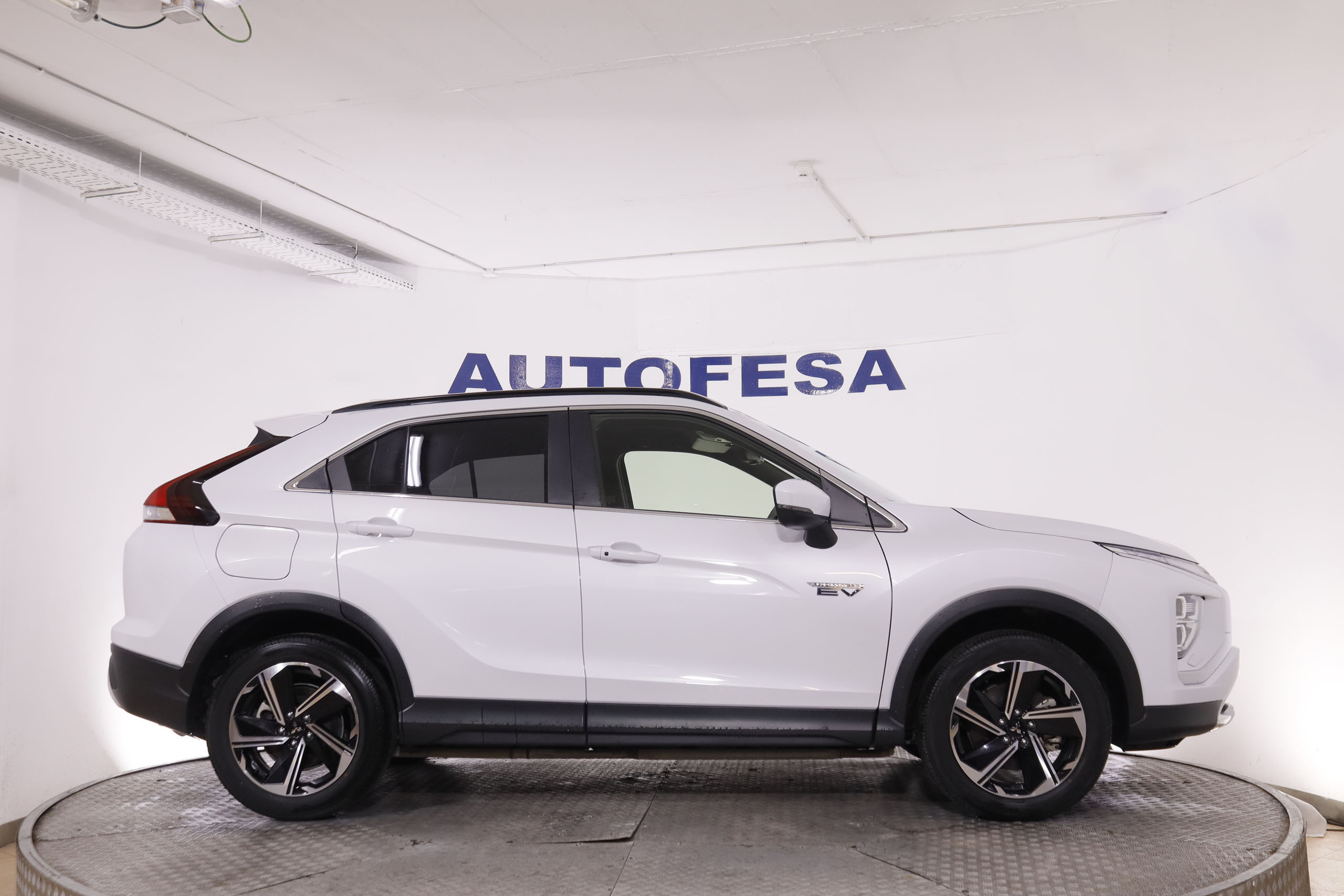 Mitsubishi ECLIPSE CROSS 2.4 PHEV KAITEKI 4X4 AUTO 188CV 5P # GARANTIA FABRICA HASTA 03/2028, IVA DEDUCIBLE, PARKTRONIC foto 9