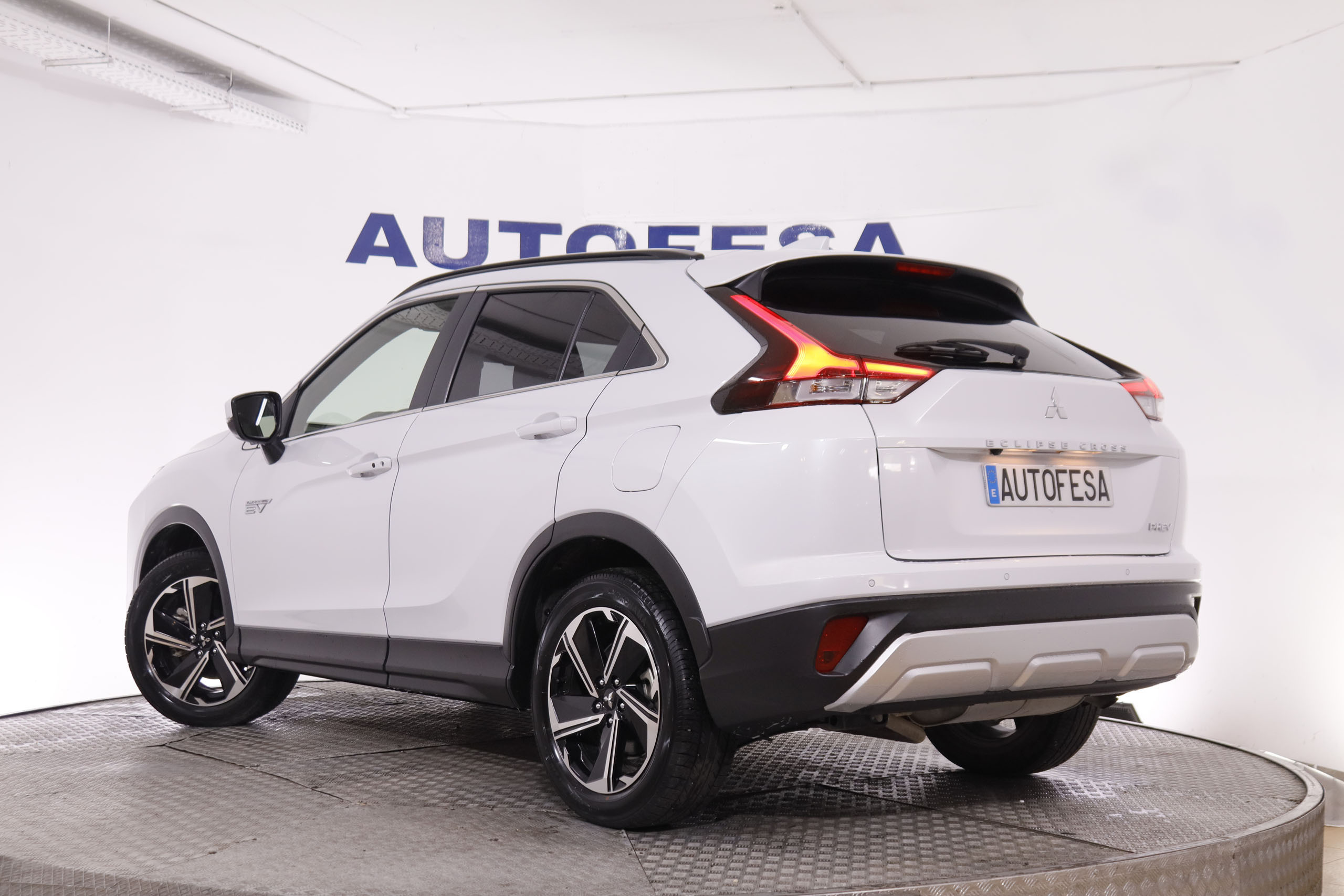Mitsubishi ECLIPSE CROSS 2.4 PHEV KAITEKI 4X4 AUTO 188CV 5P # GARANTIA FABRICA HASTA 03/2028, IVA DEDUCIBLE, PARKTRONIC foto 5