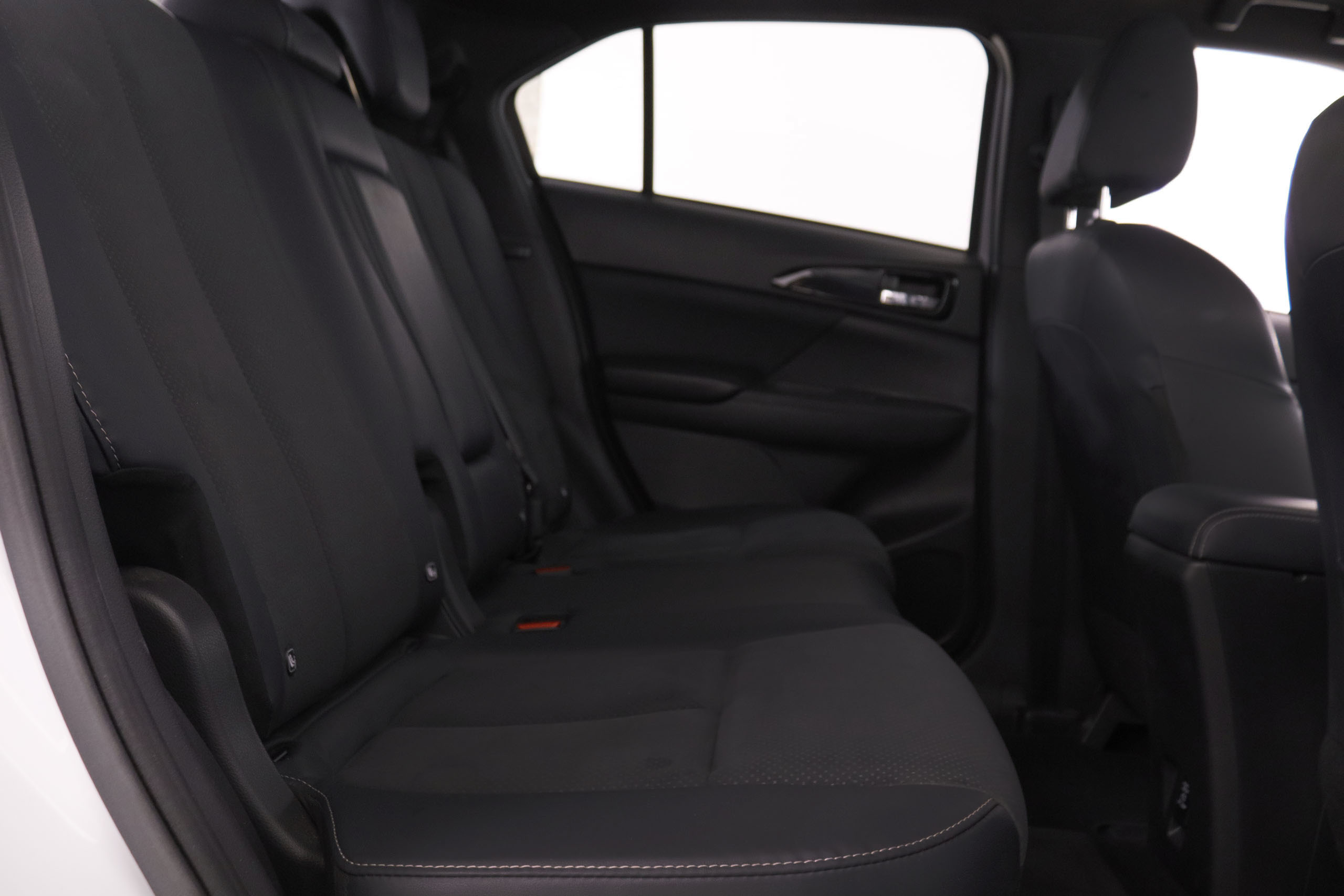 Mitsubishi ECLIPSE CROSS 2.4 PHEV KAITEKI 4X4 AUTO 188CV 5P # GARANTIA FABRICA HASTA 03/2028, IVA DEDUCIBLE, PARKTRONIC foto 28