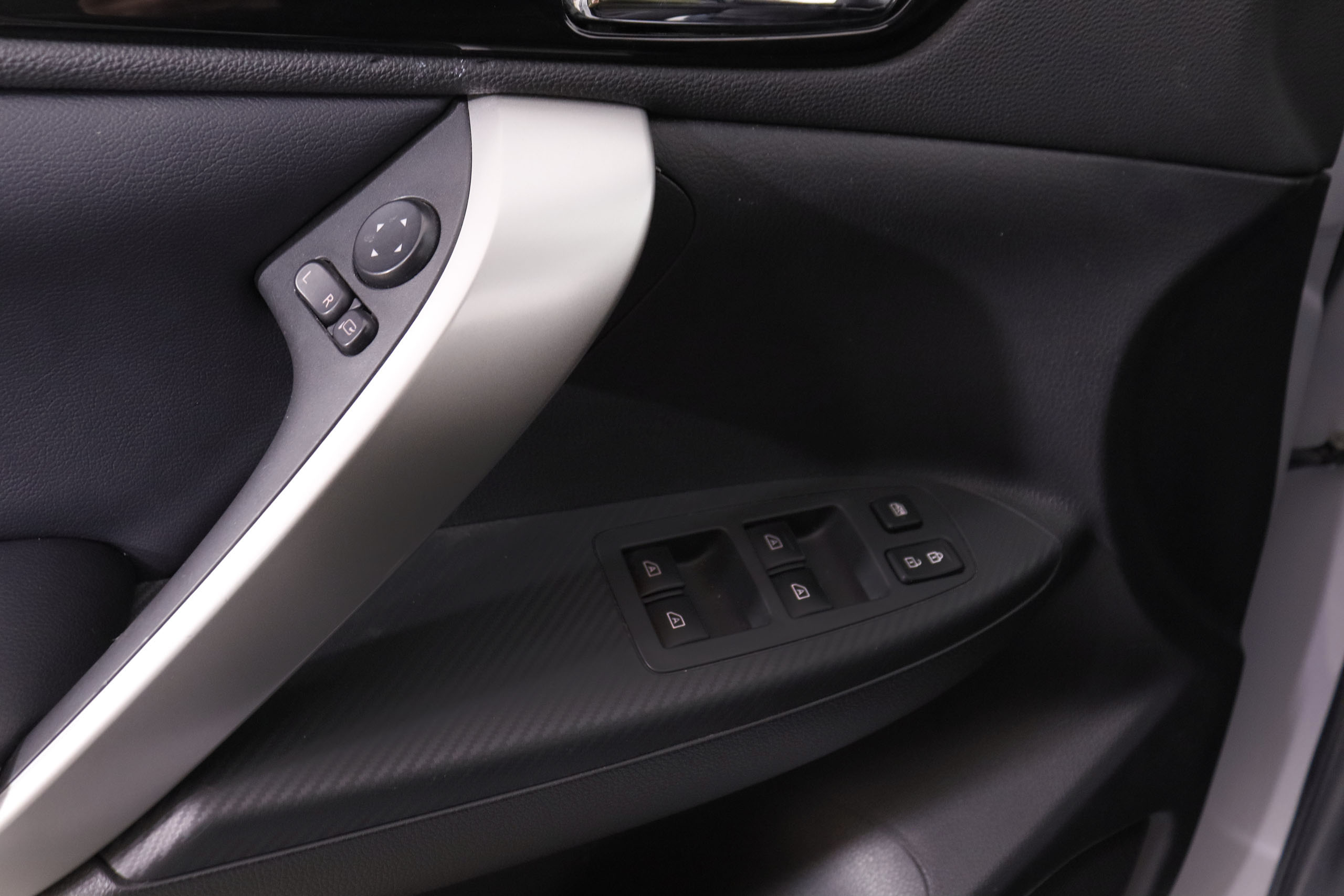 Mitsubishi ECLIPSE CROSS 2.4 PHEV KAITEKI 4X4 AUTO 188CV 5P # GARANTIA FABRICA HASTA 03/2028, IVA DEDUCIBLE, PARKTRONIC foto 21