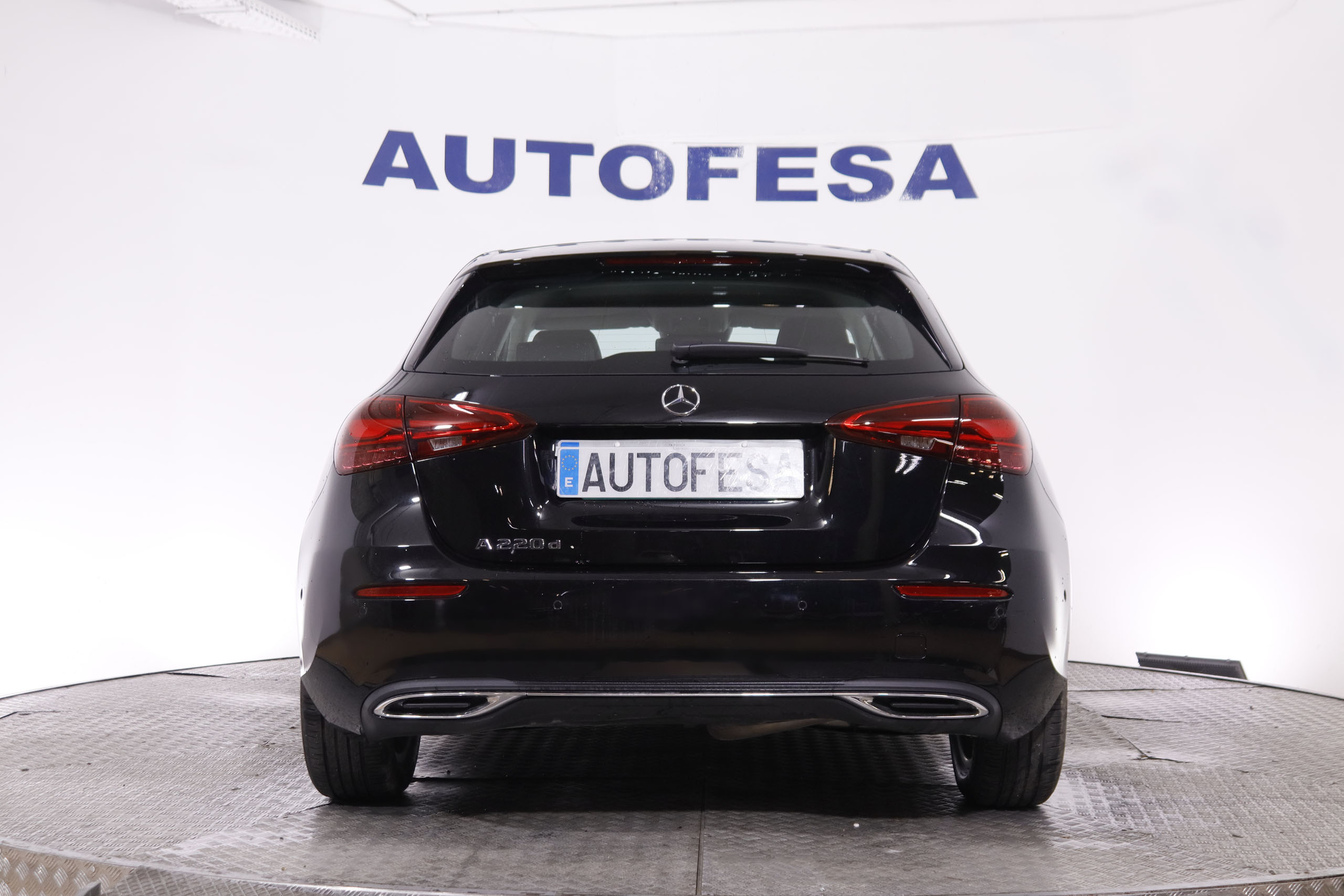 Mercedes-benz A 220 CLASE A 220 D 190CV AUTO 5P # IVA DEDUCIBLE,NAVY,FAROS LED,CAMARA TRASERA foto 2