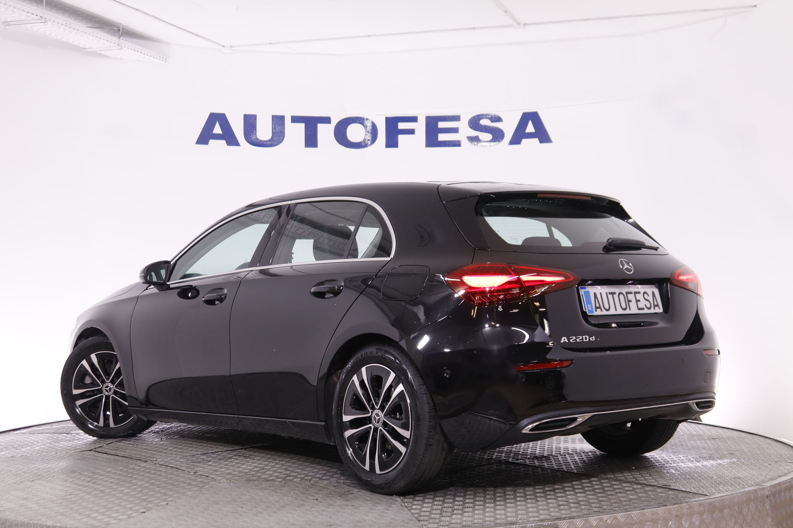 Mercedes-benz A 220 CLASE A 220 D 190CV AUTO 5P # IVA DEDUCIBLE,NAVY,FAROS LED,CAMARA TRASERA foto 9