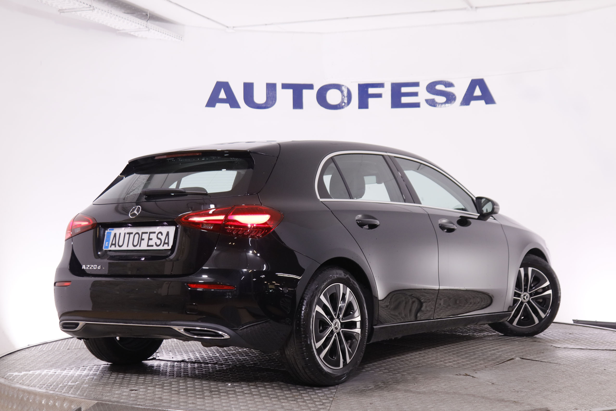 Mercedes-benz A 220 CLASE A 220 D 190CV AUTO 5P # IVA DEDUCIBLE,NAVY,FAROS LED,CAMARA TRASERA foto 11