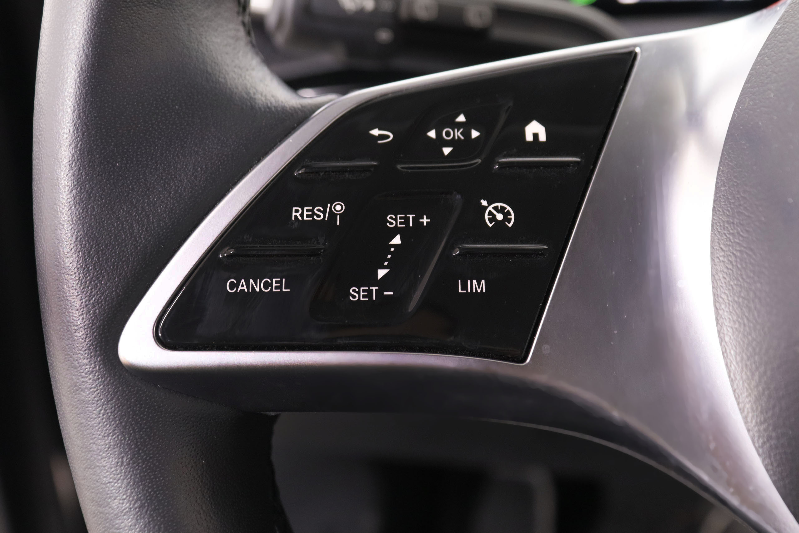 Mercedes-benz A 220 CLASE A 220 D 190CV AUTO 5P # IVA DEDUCIBLE,NAVY,FAROS LED,CAMARA TRASERA foto 24