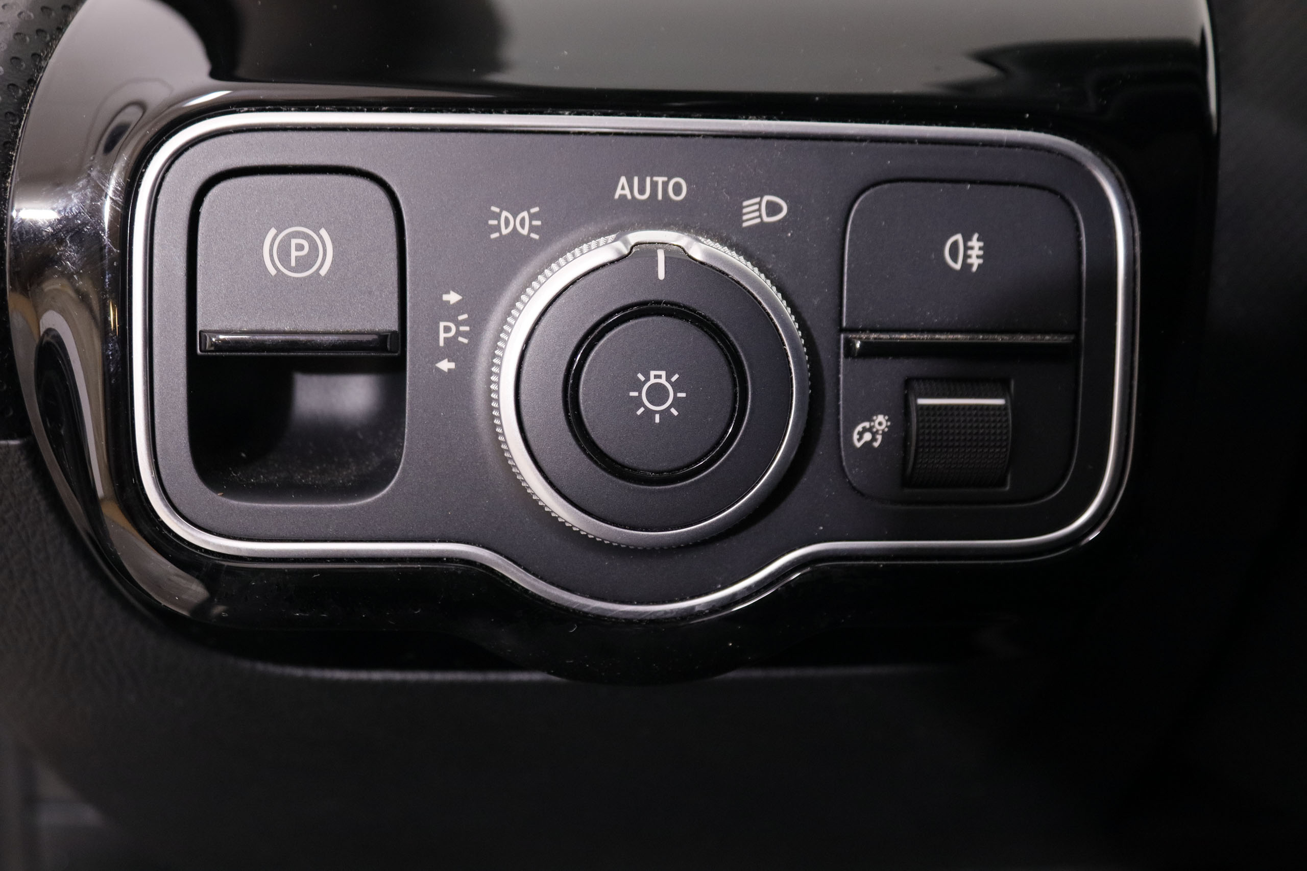 Mercedes-benz A 220 CLASE A 220 D 190CV AUTO 5P # IVA DEDUCIBLE,NAVY,FAROS LED,CAMARA TRASERA foto 33