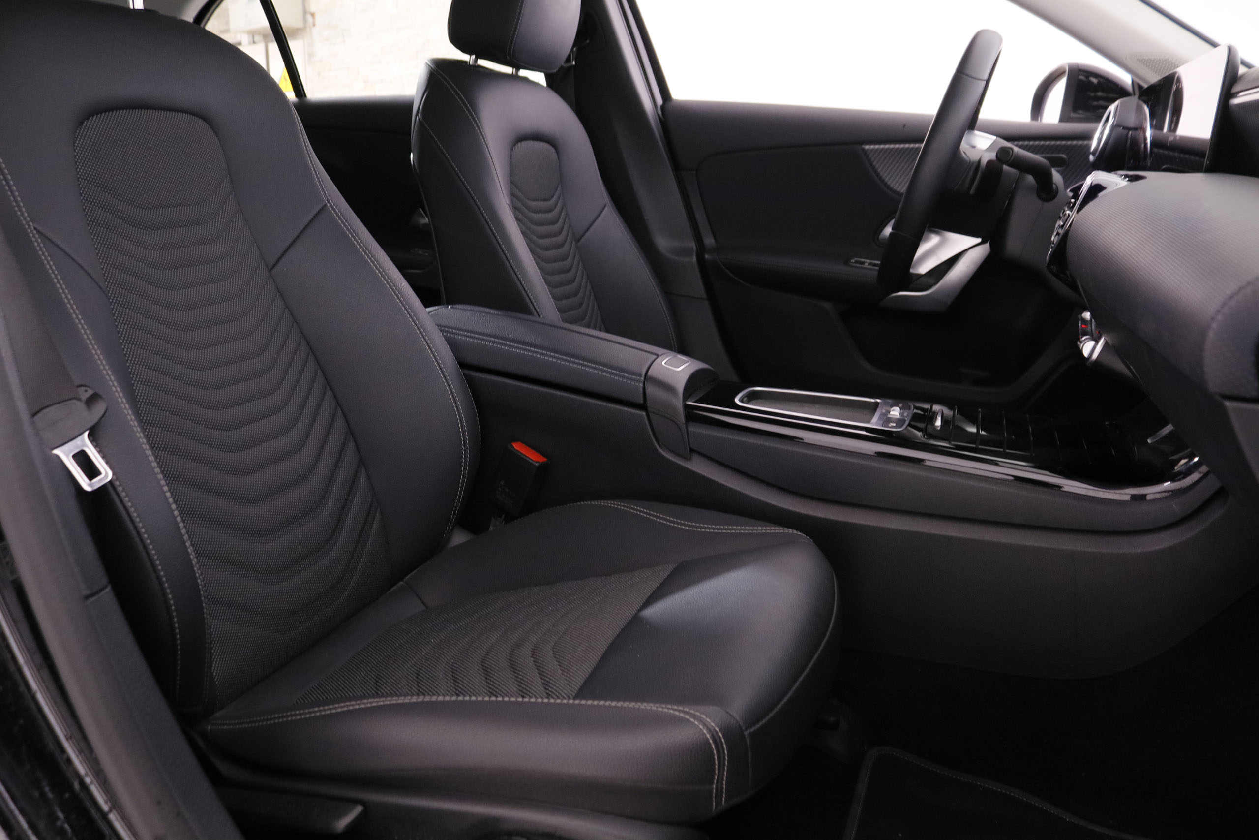 Mercedes-benz A 220 CLASE A 220 D 190CV AUTO 5P # IVA DEDUCIBLE,NAVY,FAROS LED,CAMARA TRASERA foto 39