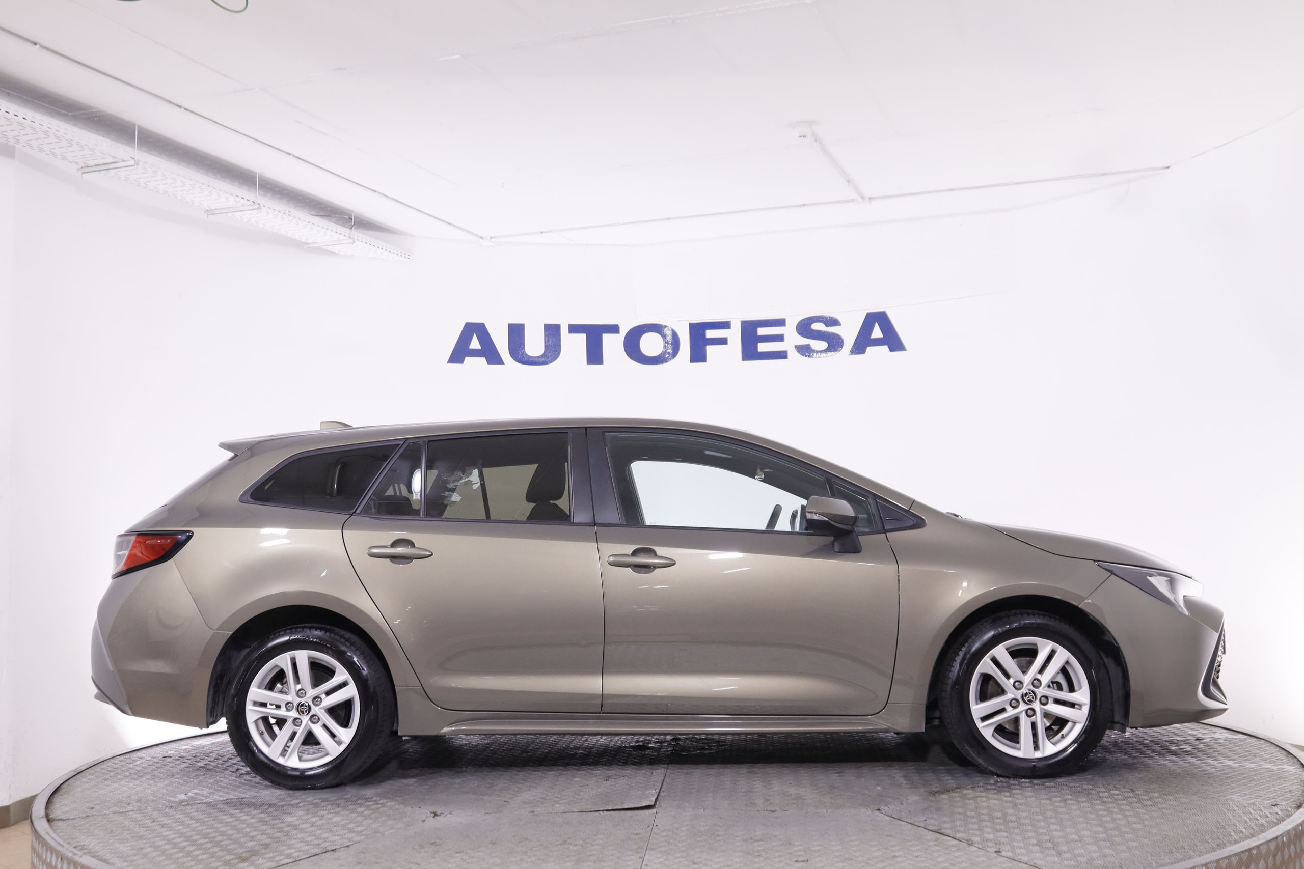 Toyota Corolla TOURING SPORT 1.8 125H E-CVT AUTO 122CV 5P # IVA DEDUCIBLE,FAROS LED,CAMARA TRASERA foto 10