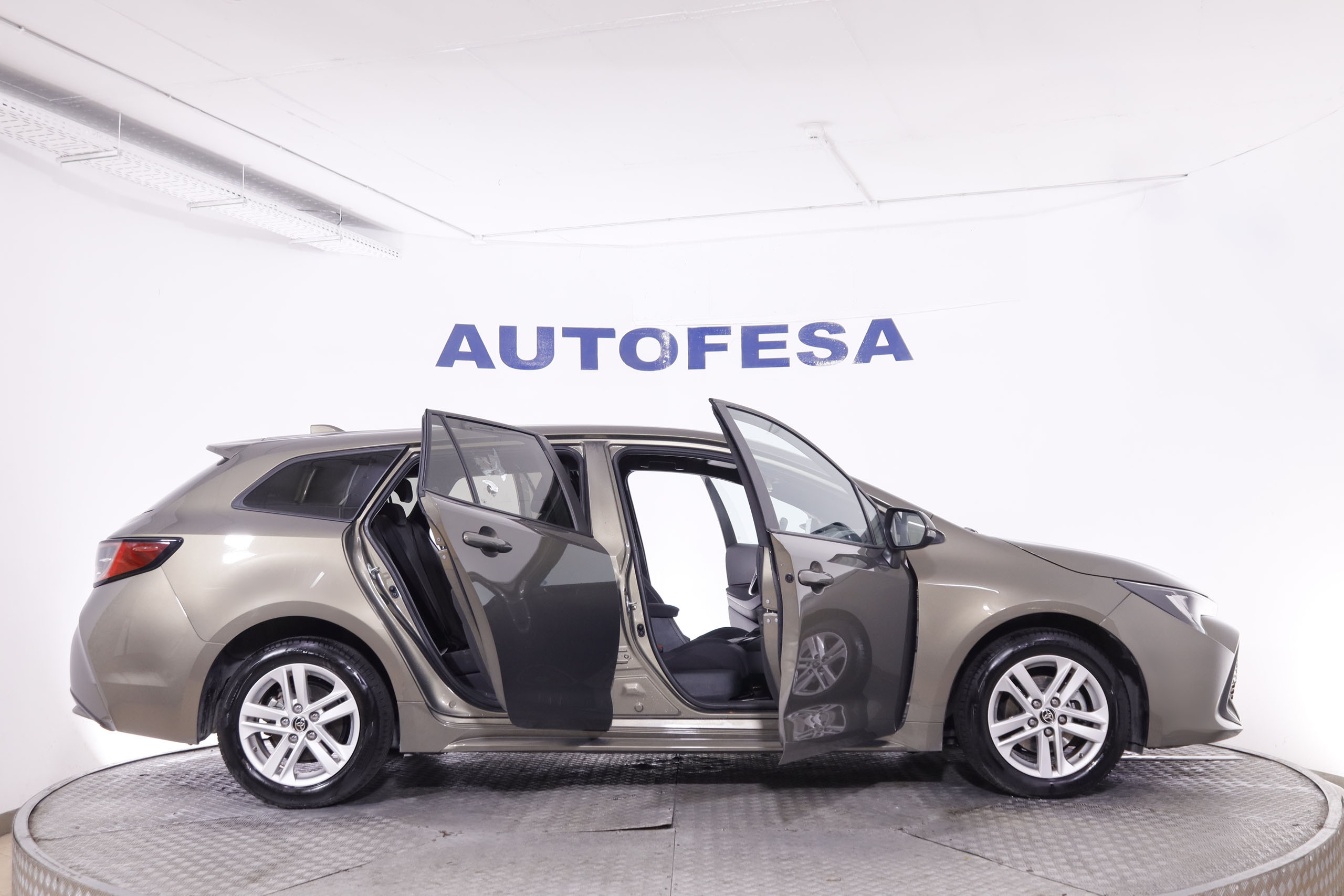 Toyota Corolla TOURING SPORT 1.8 125H E-CVT AUTO 122CV 5P # IVA DEDUCIBLE,FAROS LED,CAMARA TRASERA foto 13