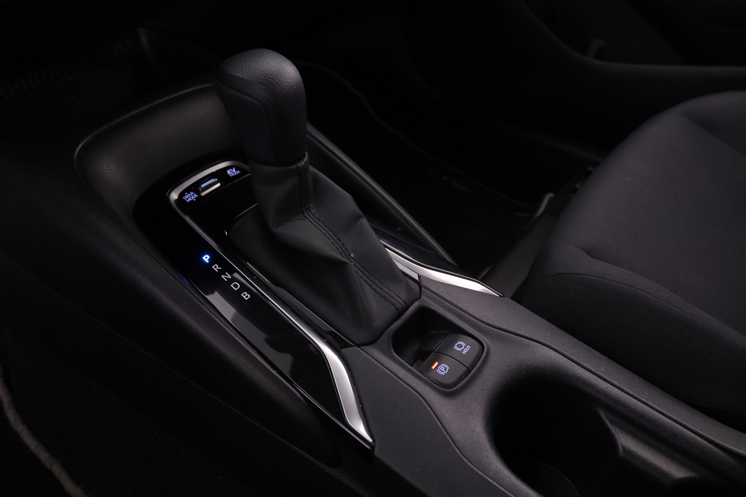 Toyota Corolla TOURING SPORT 1.8 125H E-CVT AUTO 122CV 5P # IVA DEDUCIBLE,FAROS LED,CAMARA TRASERA foto 18