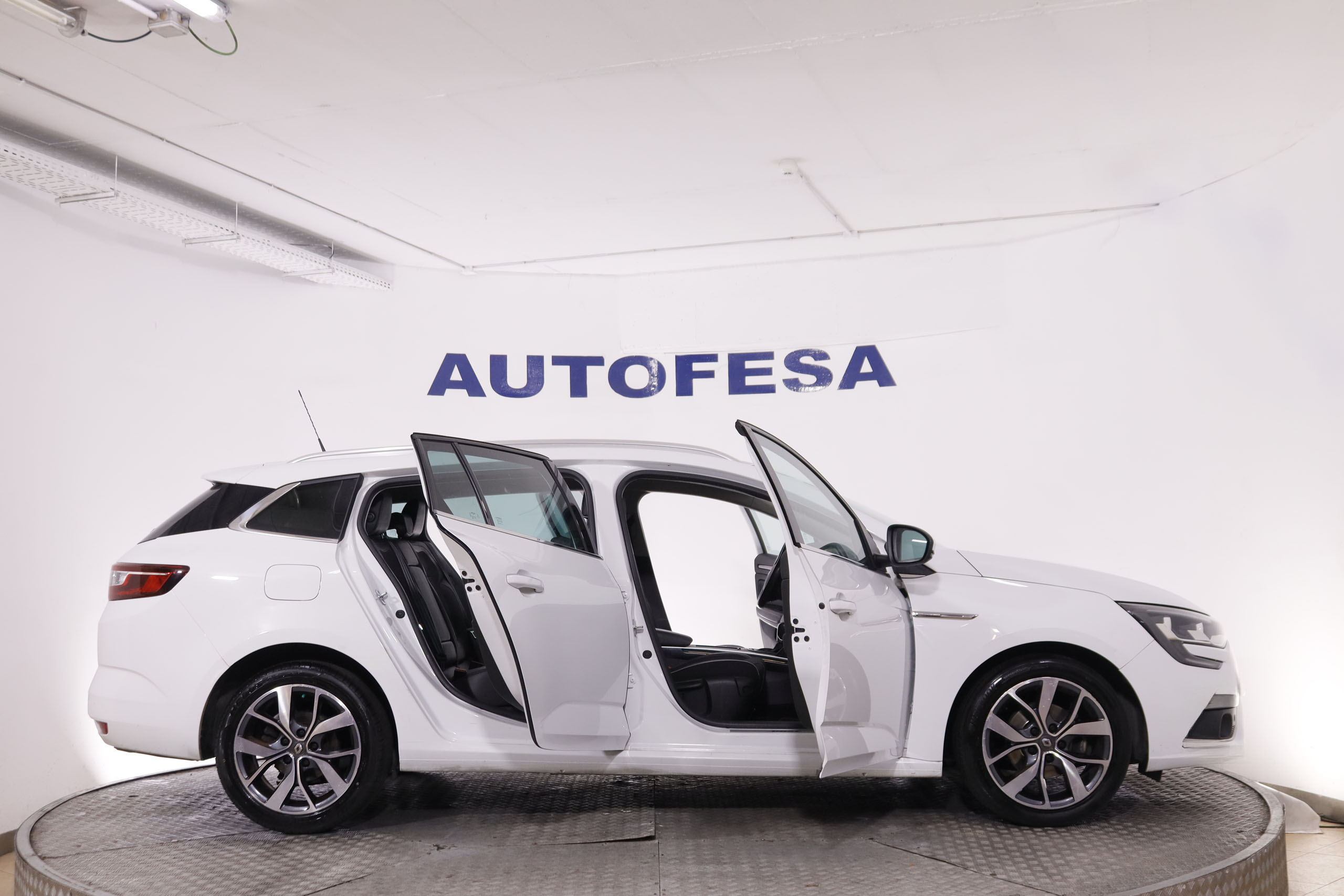 Renault Megane 1.2 SPORT TOURER BOSE EDITION AUTO 130CV 5P # NAVY, PARKTRONIC foto 10