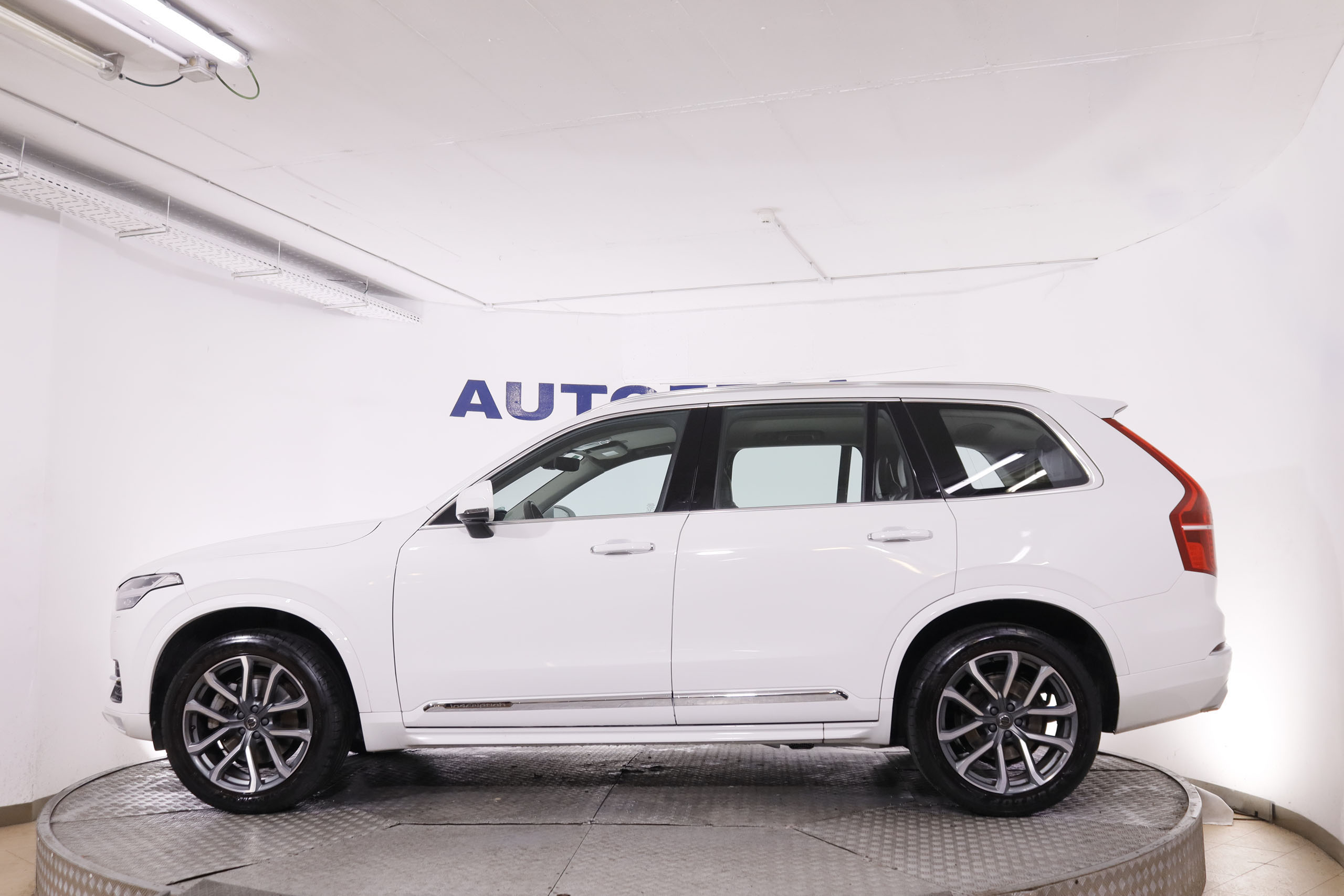 Volvo Xc 90 2.0 D4D INSCRIPTION AUTO 190CV 7 PLAZAS 5P # CUERO, NAVY, PARKTRONIC foto 9