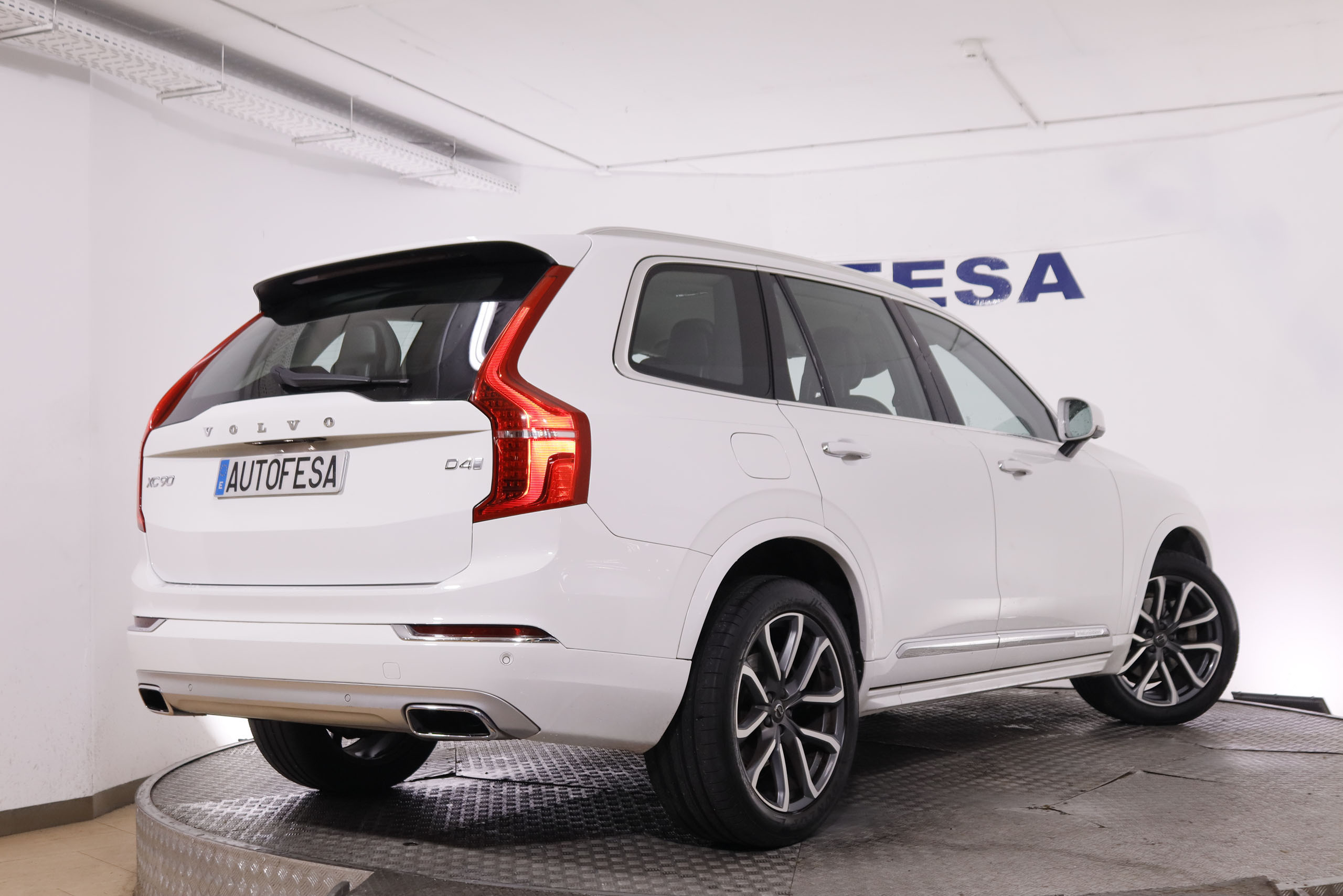 Volvo Xc 90 2.0 D4D INSCRIPTION AUTO 190CV 7 PLAZAS 5P # CUERO, NAVY, PARKTRONIC foto 5