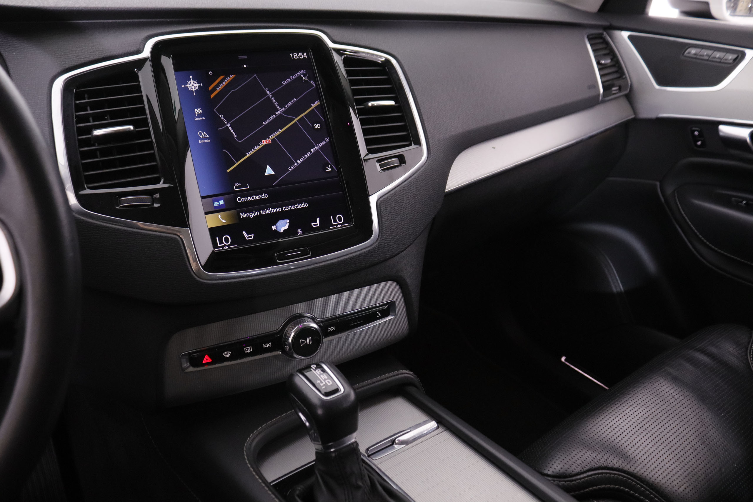 Volvo Xc 90 2.0 D4D INSCRIPTION AUTO 190CV 7 PLAZAS 5P # CUERO, NAVY, PARKTRONIC foto 18