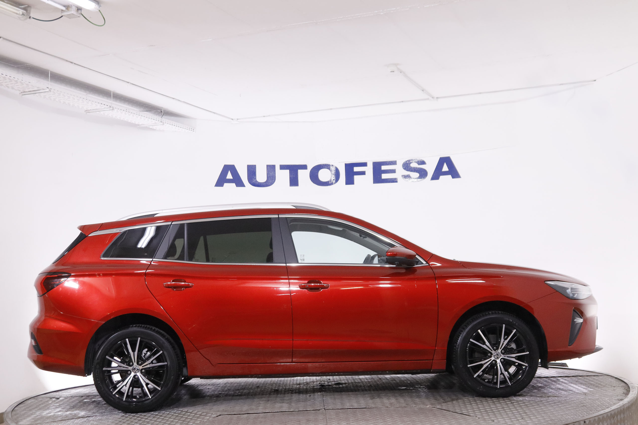 Mg MG5 ELECTRICO 61 KWH RANGE LUXURY AUTO 177CV 5P # CUERO, NAVY, PARKTRONIC foto 9