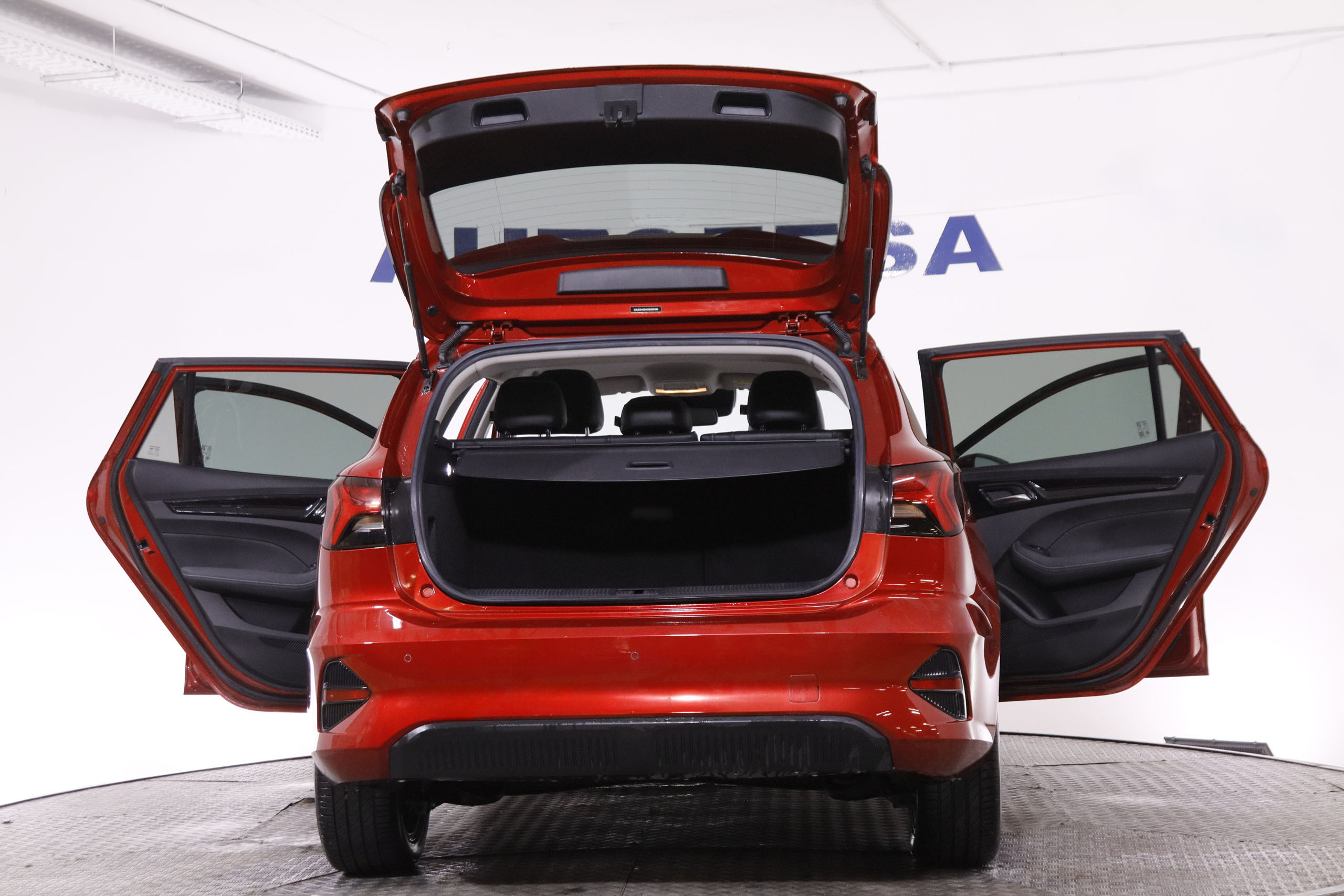 Mg MG5 ELECTRICO 61 KWH RANGE LUXURY AUTO 177CV 5P # CUERO, NAVY, PARKTRONIC foto 13