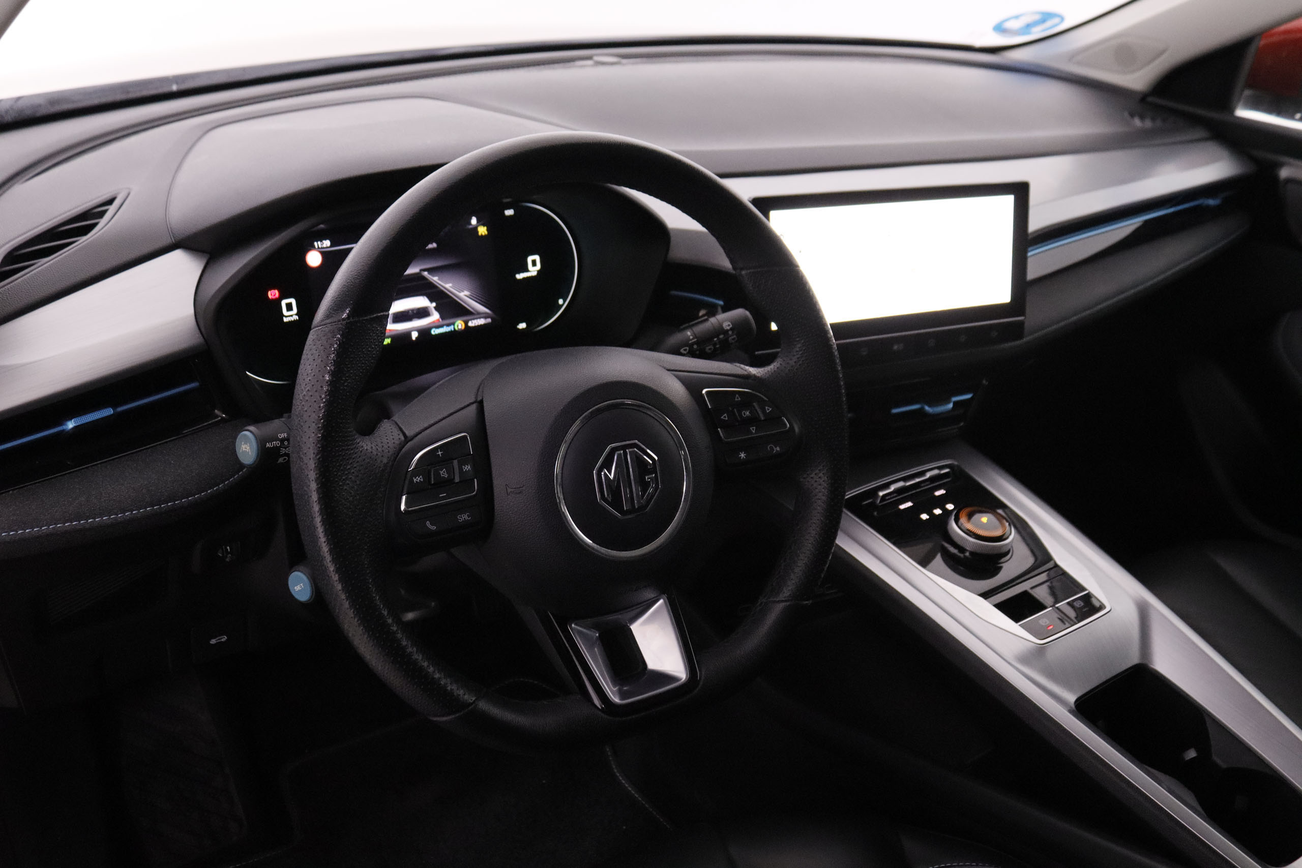 Mg MG5 ELECTRICO 61 KWH RANGE LUXURY AUTO 177CV 5P # CUERO, NAVY, PARKTRONIC foto 14